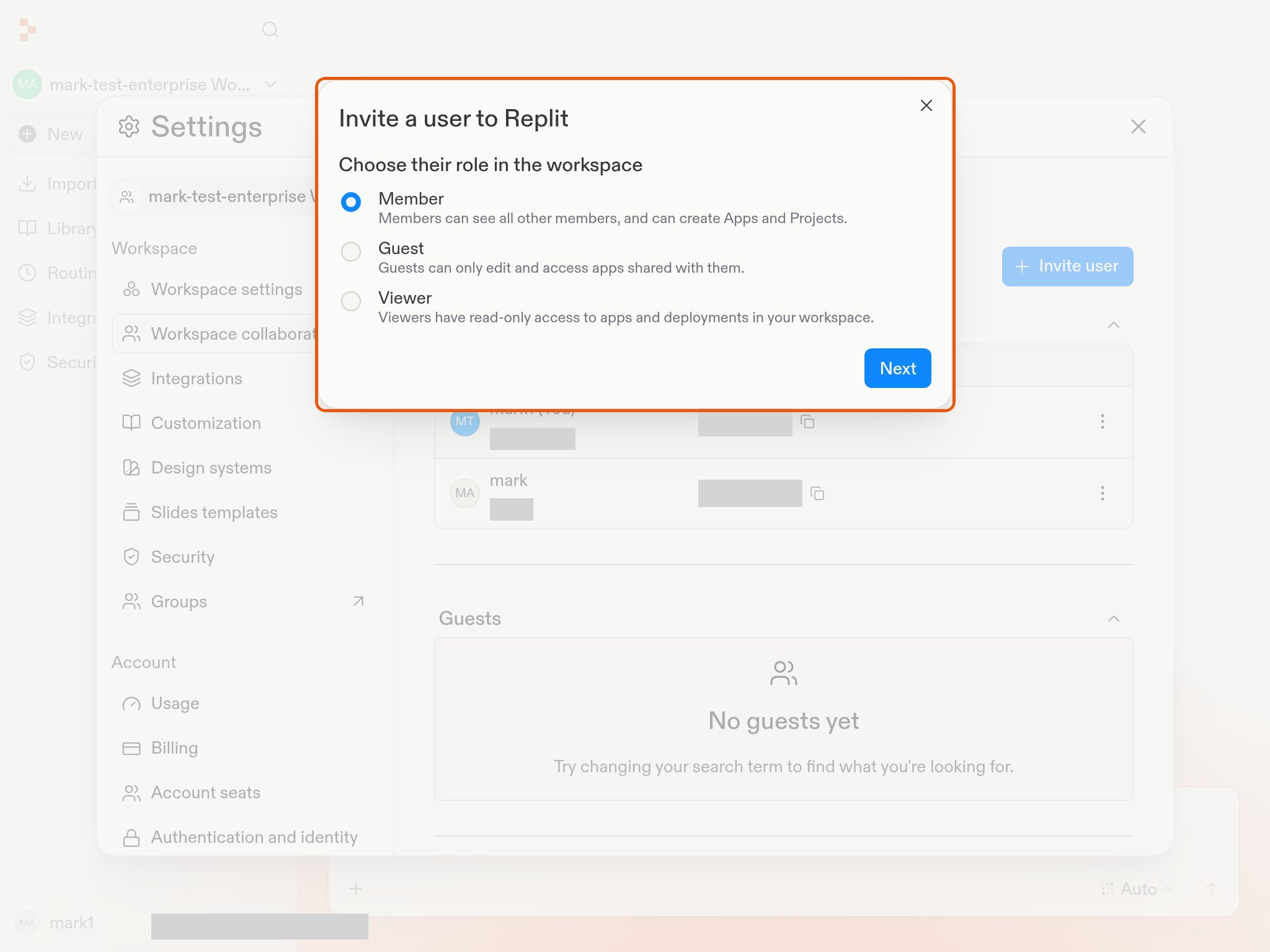 Member、Guest、Viewerのロール選択肢とNextボタンが表示された、ユーザーをReplitに招待するダイアログ