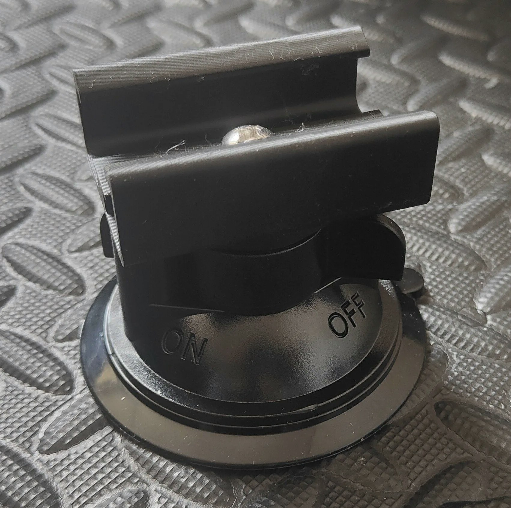 Suction Cup Bracket mounted on 4040 extrusion