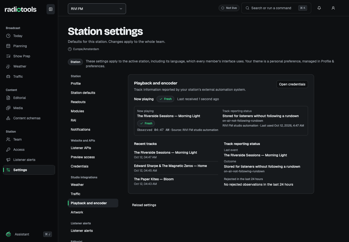 RIVI FM Playback and encoder settings showing a fresh now-playing track, recent tracks, and track reporting status
