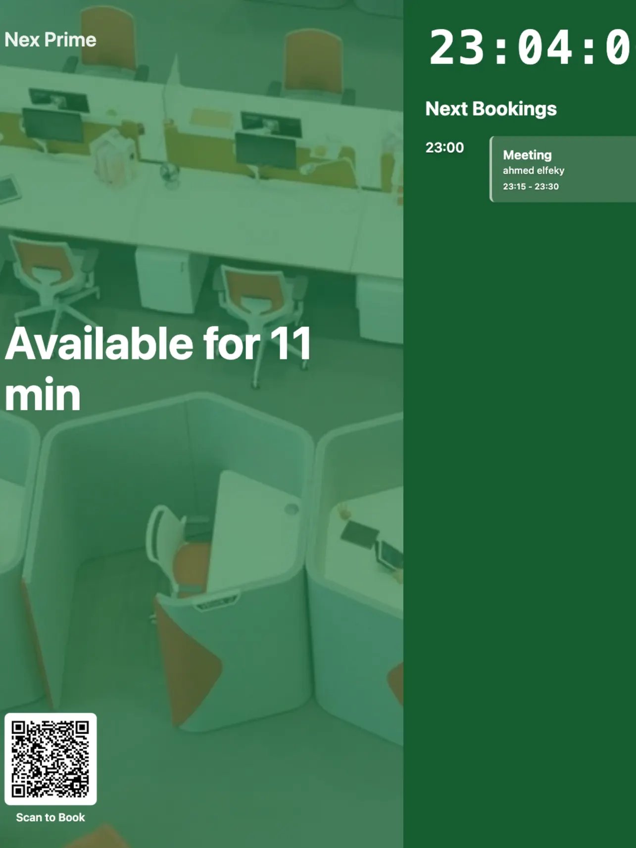 تطبيق RNTOR Room Display يعرض غرفة متاحة للحجز