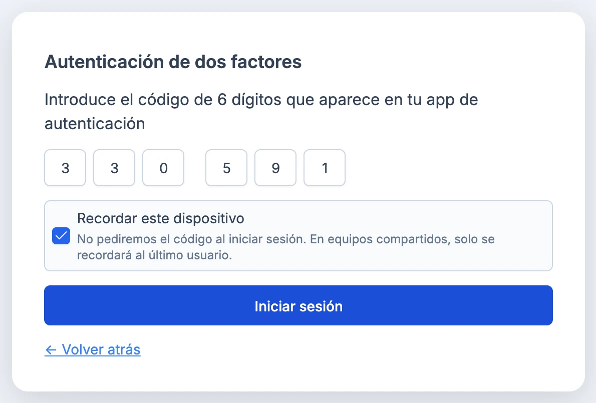 Pantalla de inicio de sesión con el código de 6 dígitos y la casilla Recordar este dispositivo
