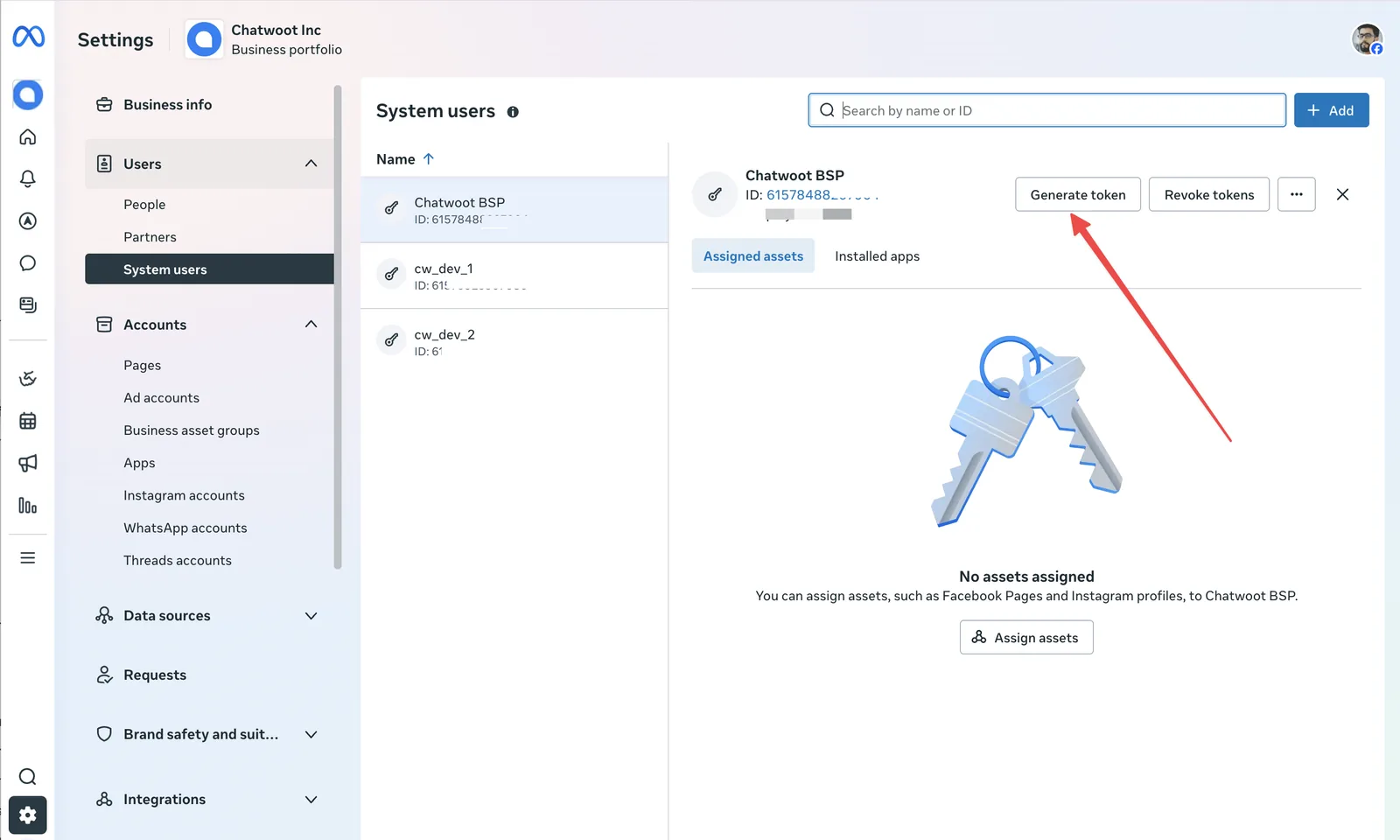 Usuario del sistema con los botones Asignar activos y Generar token