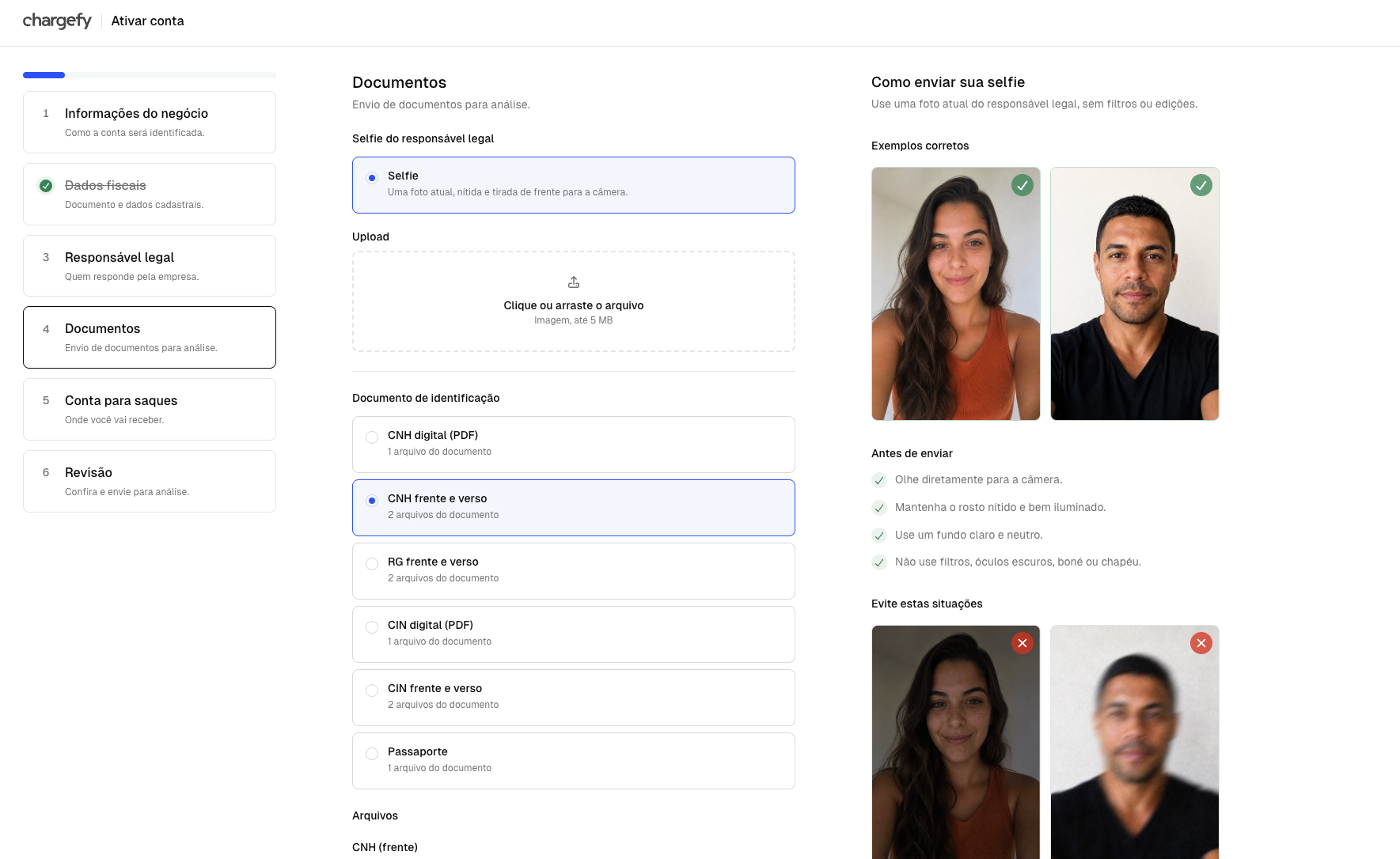 Etapa Documentos da ativação hospedada com Selfie selecionada, área de upload e orientações visuais para enviar a foto