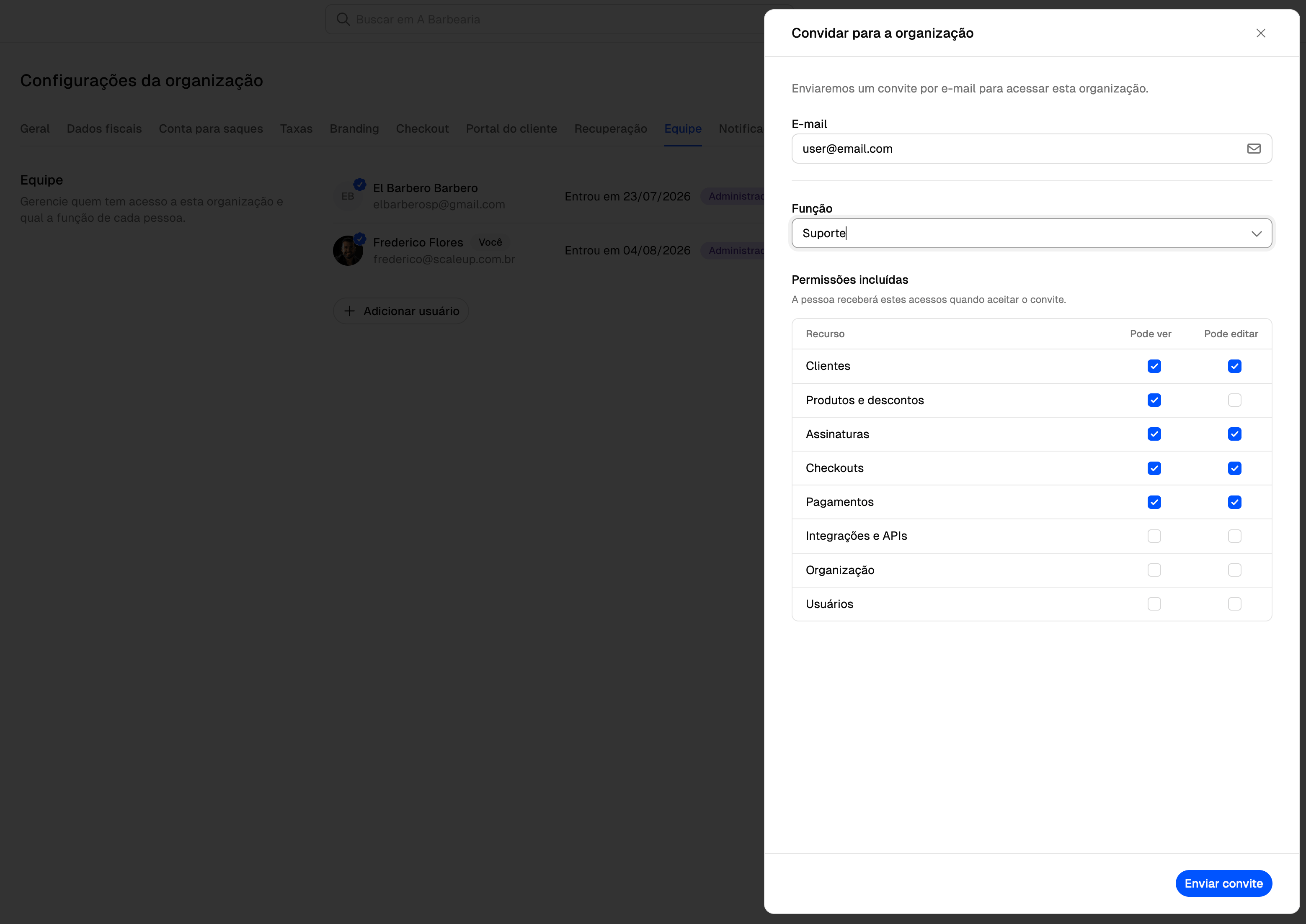 Tela de Equipe com a lista de usuários e o painel de convite mostrando as permissões da função Suporte