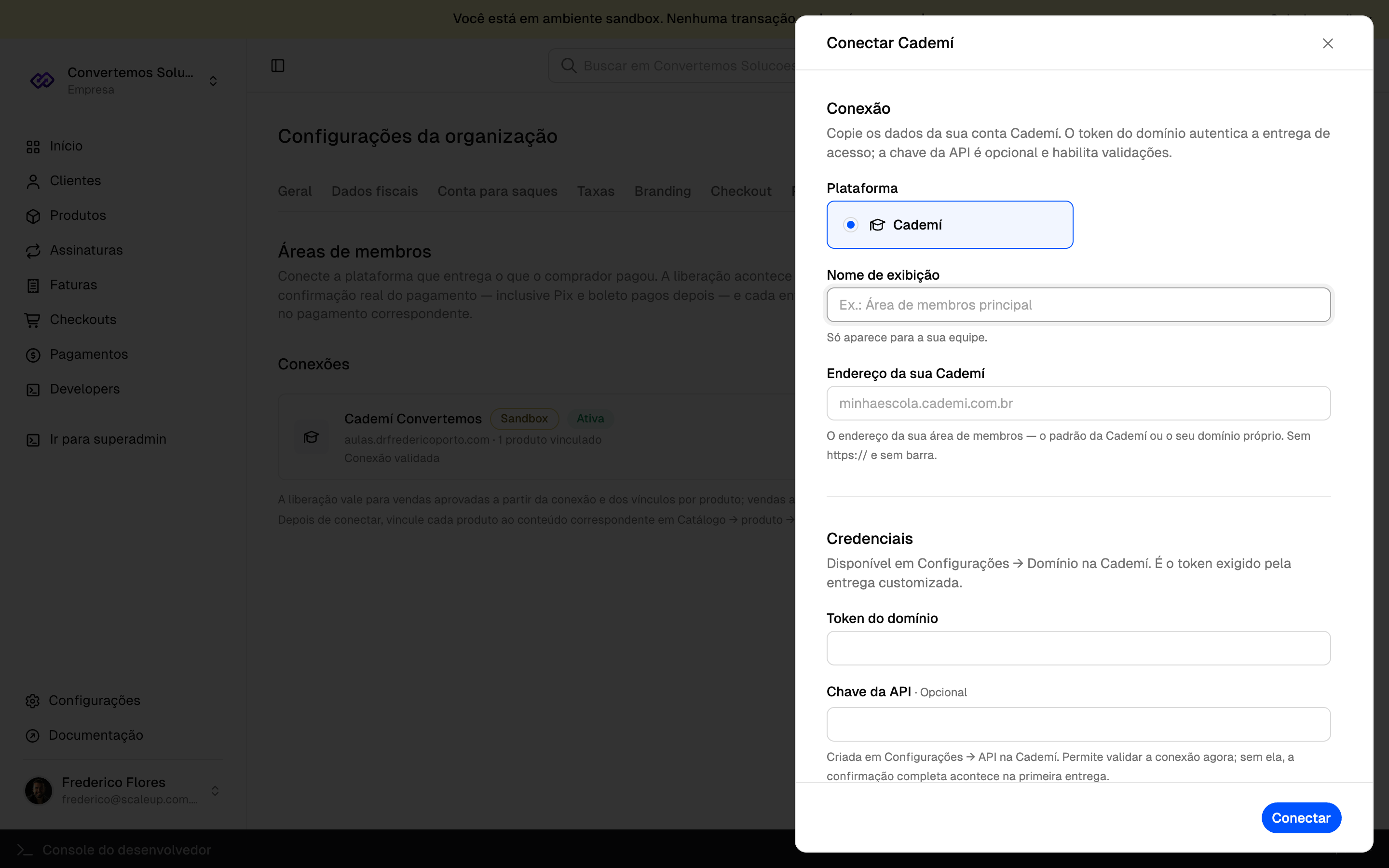 Sheet Conectar Cademí na Chargefy com os campos nome de exibição, endereço da Cademí, token do domínio e chave da API