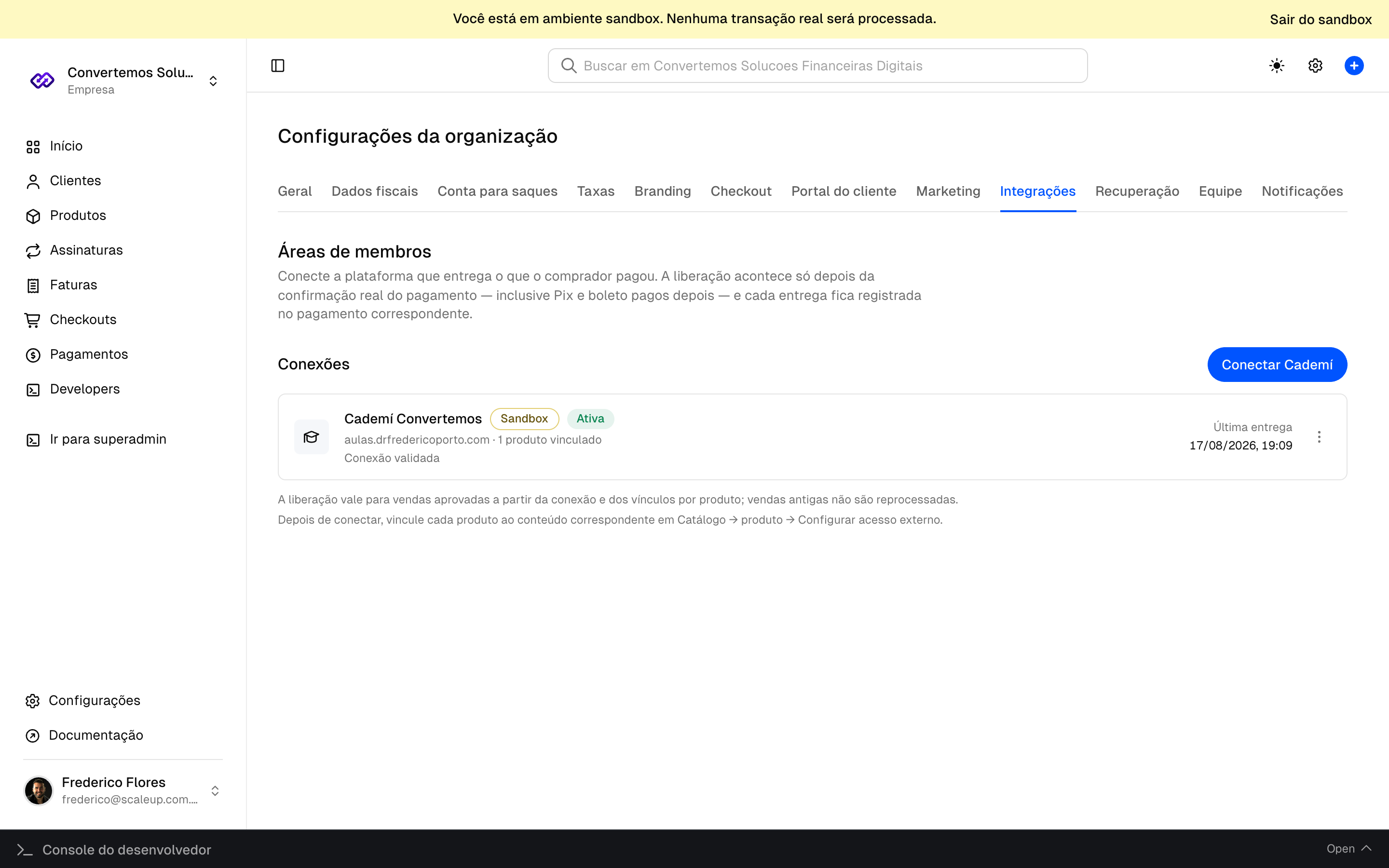 Aba Integrações nas configurações da organização na Chargefy, com a conexão Cademí ativa, validada e com produto vinculado