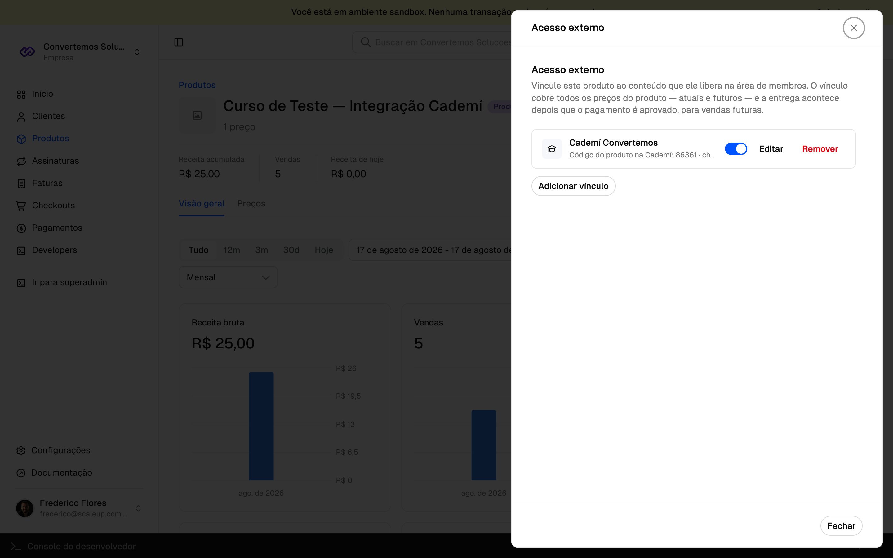 Sheet Acesso externo de um produto na Chargefy mostrando o vínculo com a Cademí, o código do produto e as ações de editar e remover