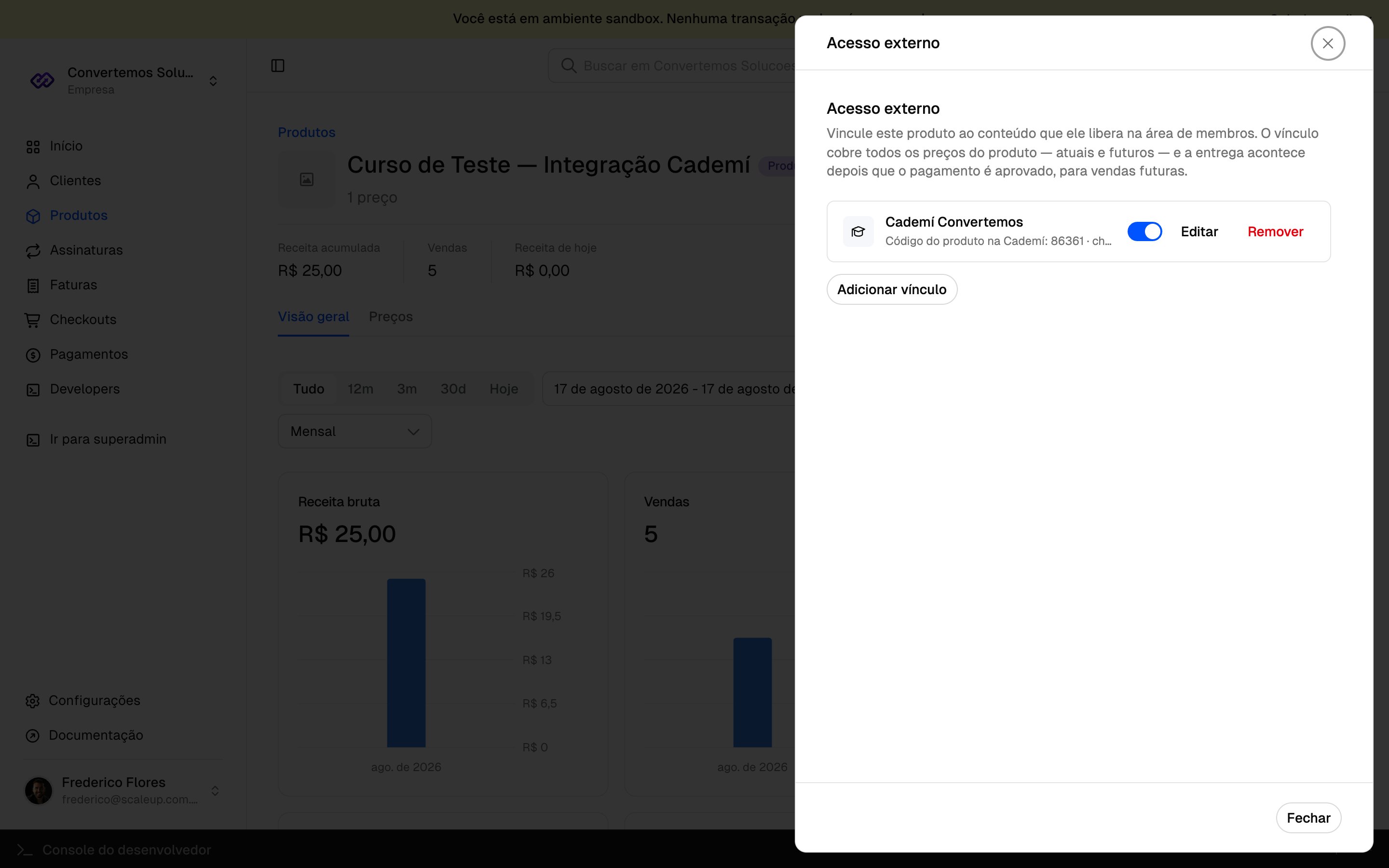 Sheet Acesso externo de um produto na Chargefy mostrando o vínculo com a Cademí, o código do produto e as ações de editar e remover