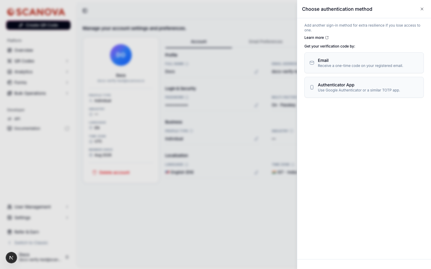 Paso Choose authentication method mostrando las opciones Email y Authenticator App, con el texto introductorio 'Add another sign-in method for extra resilience if you lose access to one'