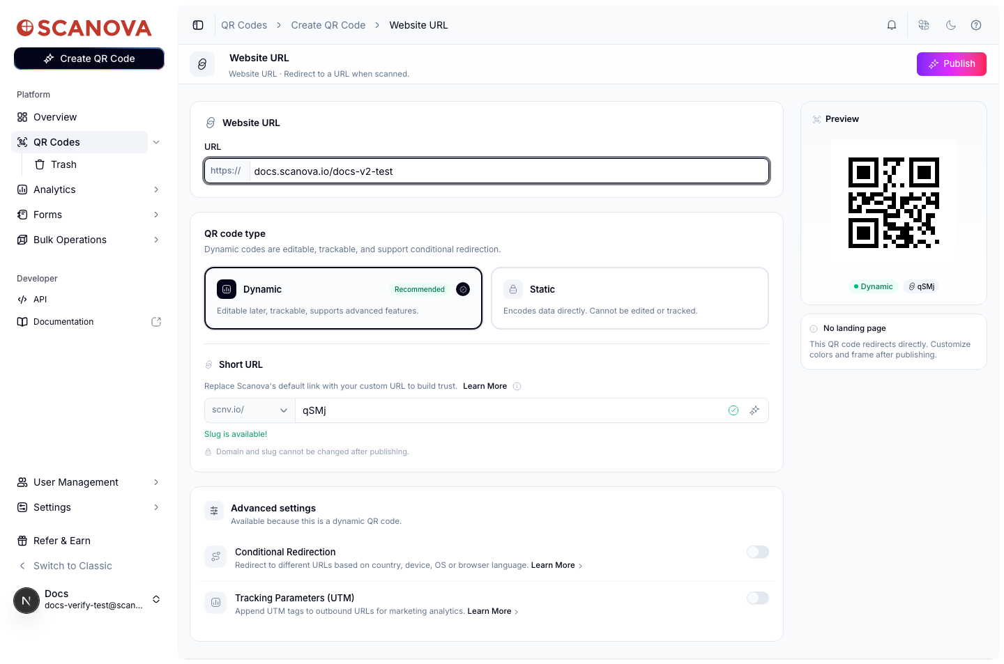 Formulario de Website URL Quick Code con el campo URL completado, el selector de tipo de código QR Dynamic/Static, un slug de Short URL generado automáticamente y la configuración avanzada para Conditional Redirection y seguimiento UTM