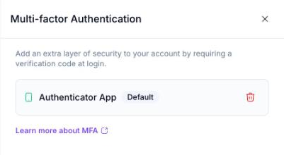 Panneau Multi-factor Authentication affichant Passkey enregistré avec un badge Default, une icône corbeille pour le supprimer, et un bouton Add another method