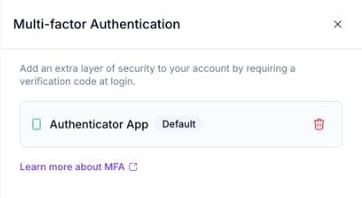 Panneau Multi-factor Authentication affichant Passkey enregistré avec un badge Default, une icône corbeille pour le supprimer, et un bouton Add another method