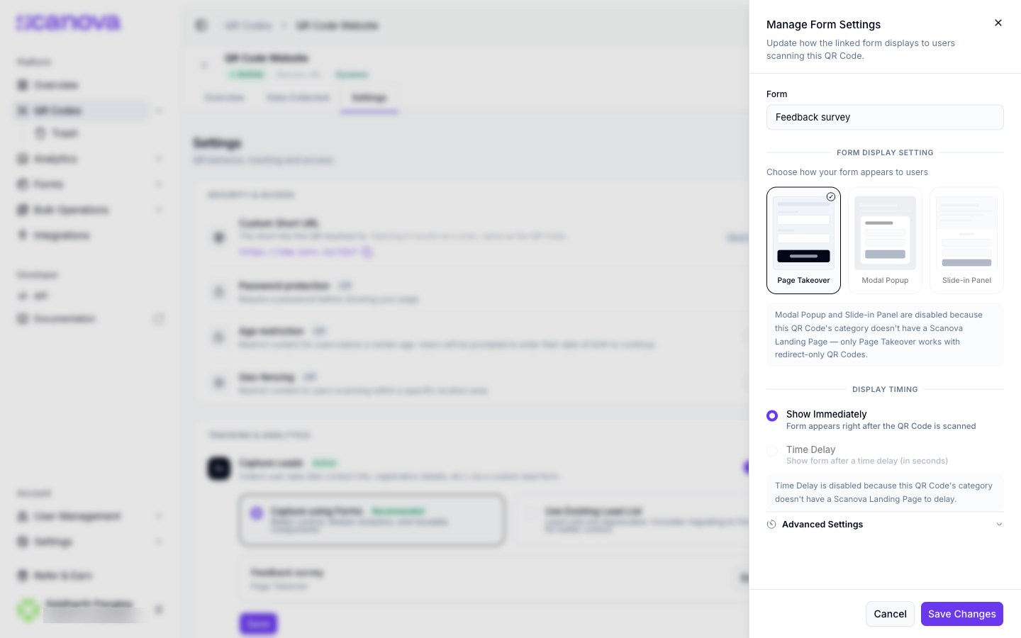 لوحة Link Form تعرض نموذجًا محدَّدًا، وثلاث بطاقات Form Display Setting (Page Takeover وModal Popup وSlide-in Panel) مع تحديد Page Takeover، وخيارات Display Timing وهي Show Immediately وTime Delay