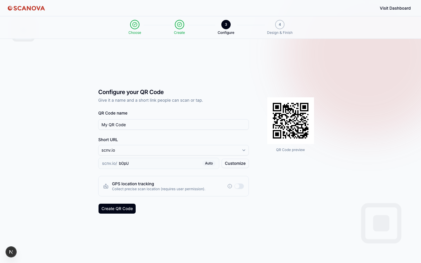 Étape 3 de l'assistant d'intégration, Configure, affichant un champ QR Code name par défaut sur « My QR Code », un sélecteur de domaine Short URL réglé sur scnv.io avec un slug généré automatiquement et une option Customize, un interrupteur de suivi de localisation GPS, et un bouton Create QR Code