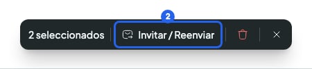 Barra con 2 seleccionados y el botón Invitar / Reenviar numerado con el 2