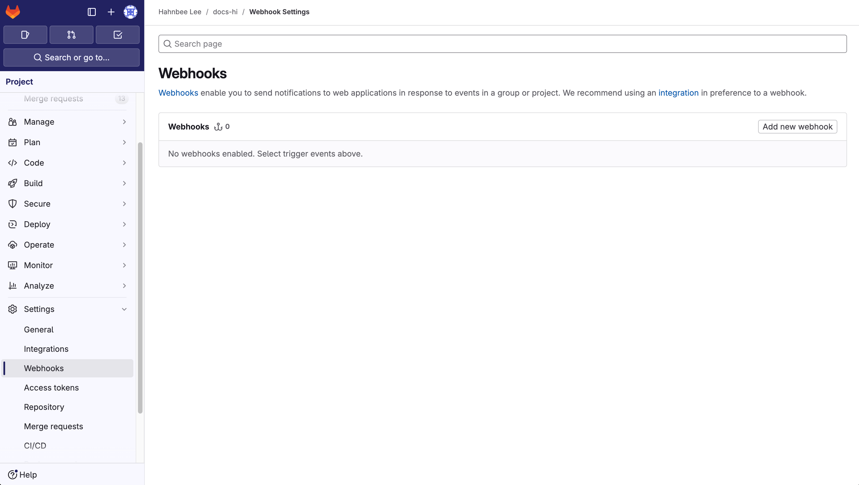 Captura de pantalla de la página de Webhooks en el dashboard de GitLab.
