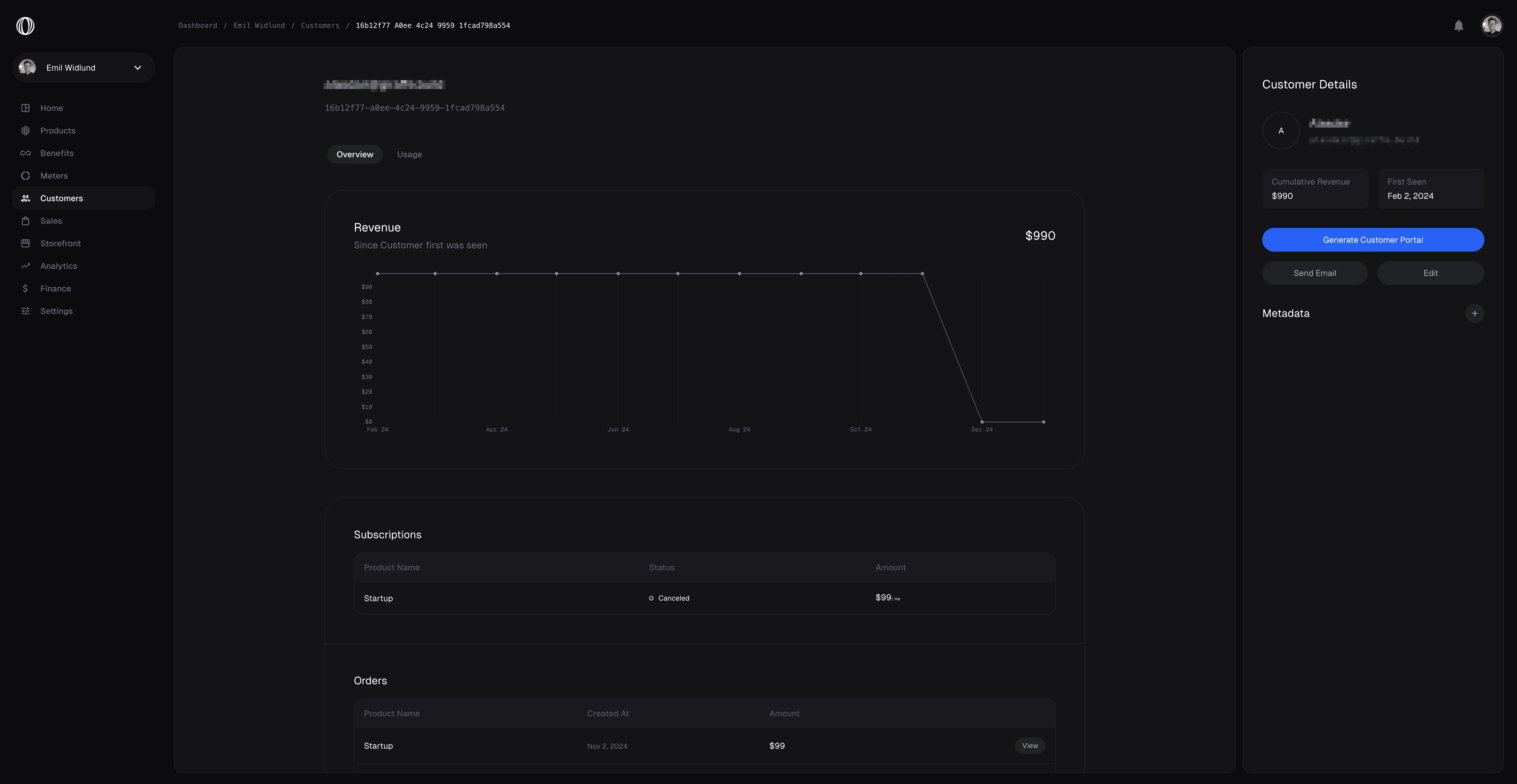 Customer details overview in dark mode