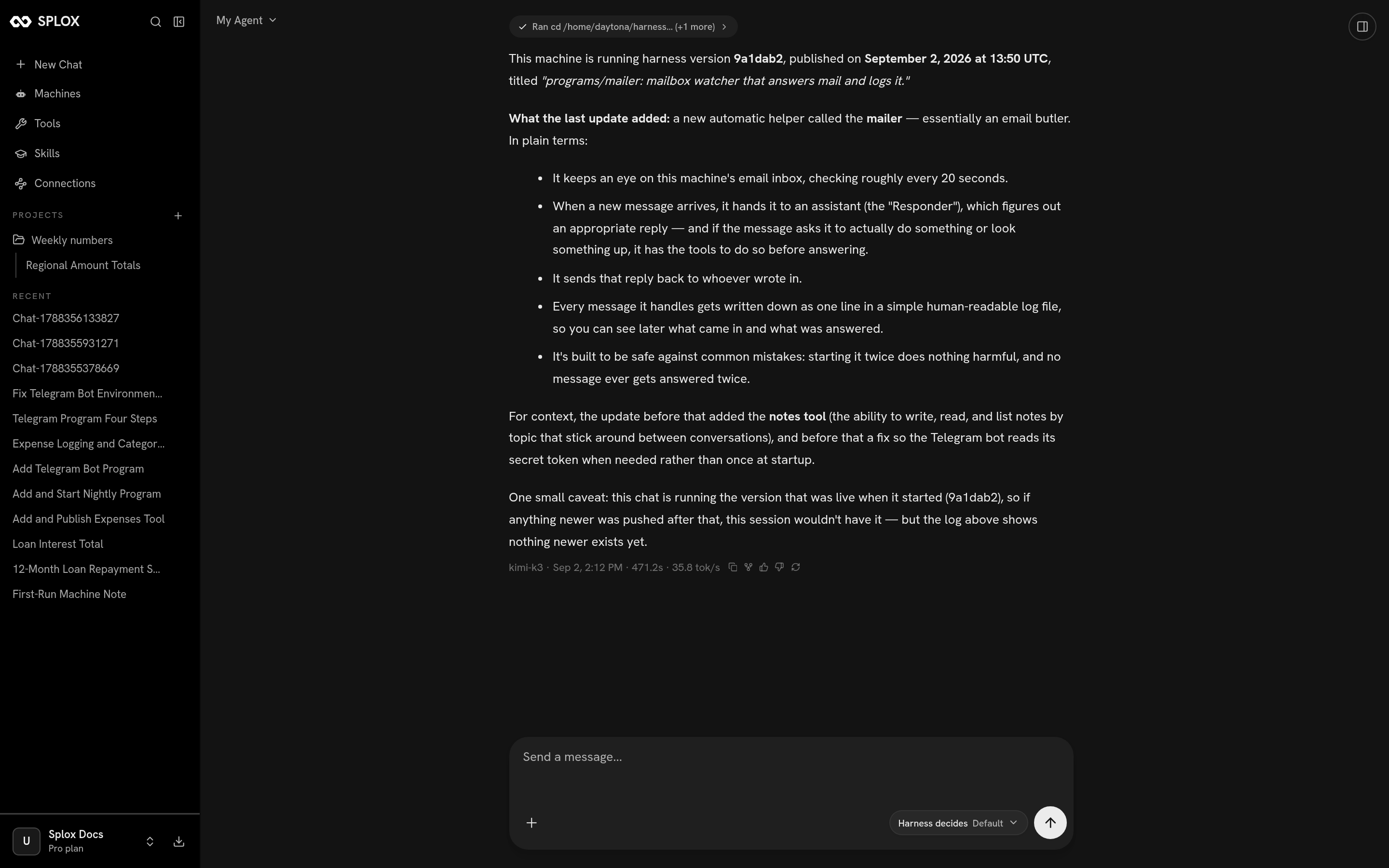 A Splox chat answering which version the machine runs and what the last one changed