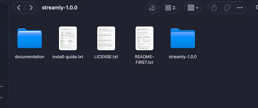 Finder window showing documentation, install-guide.txt, LICENSE.txt, README-FIRST.txt, and the streamly app folder.