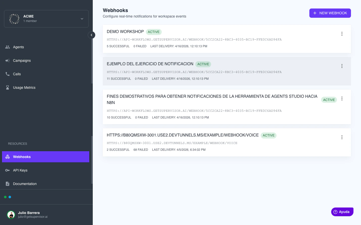 Lista de webhooks en Agents Studio con tarjetas por cada endpoint