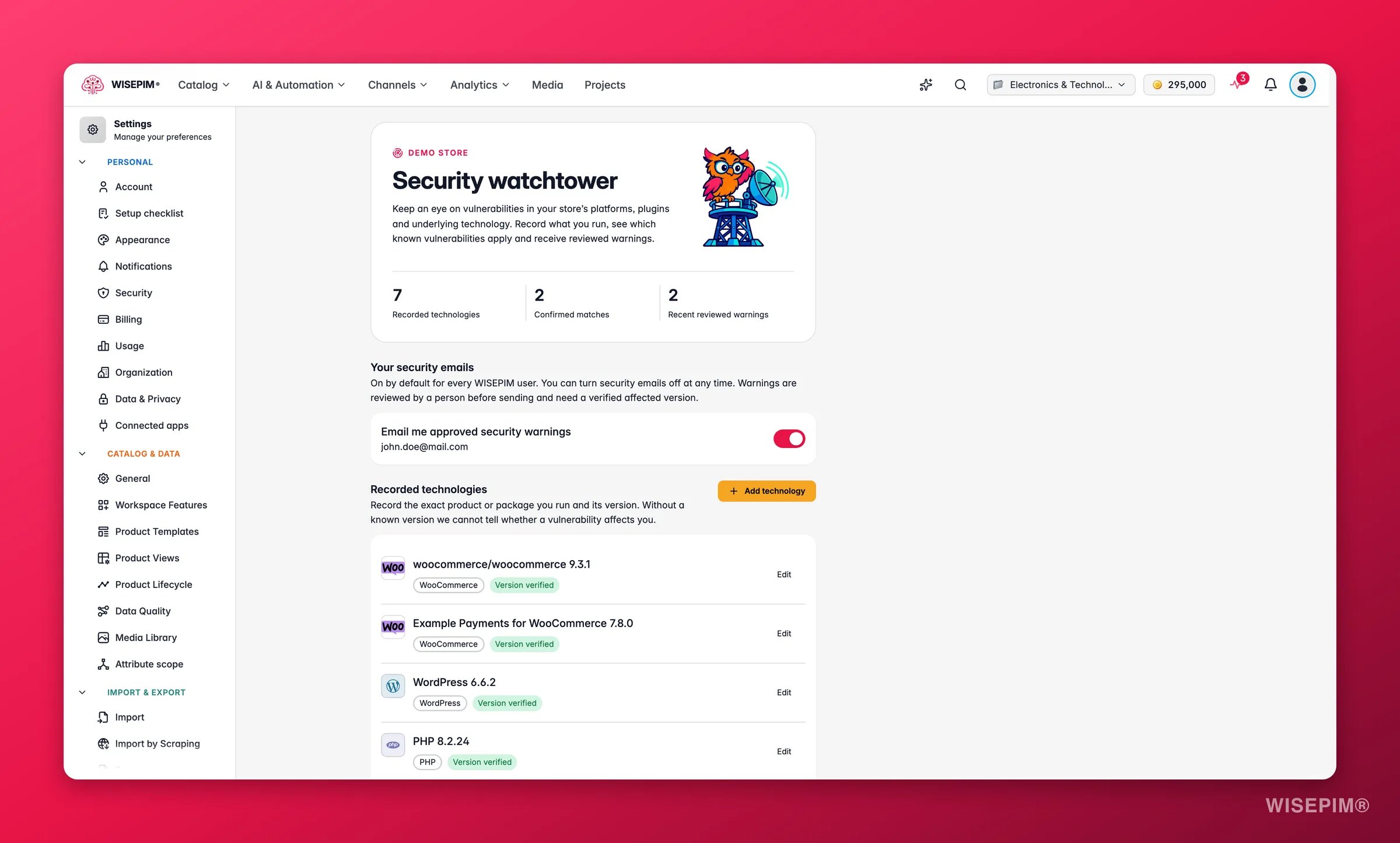 WISEPIM Security watchtower mit dem Schalter für Sicherheits-E-Mails und einer Liste erfasster Technologien wie WooCommerce, WordPress und PHP, markiert als Version bestätigt