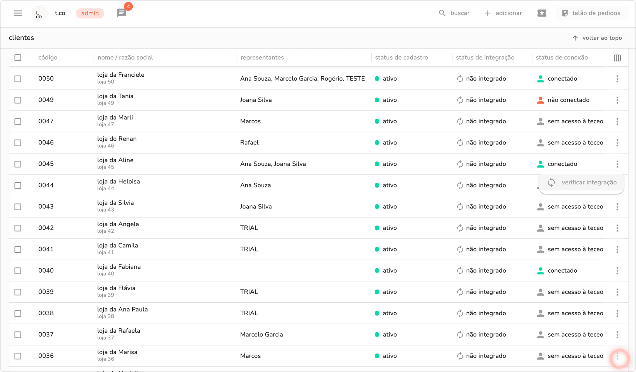 listagem de clientes com a coluna status de integração e o tooltip verificar integração exibido sobre o ícone de um cliente