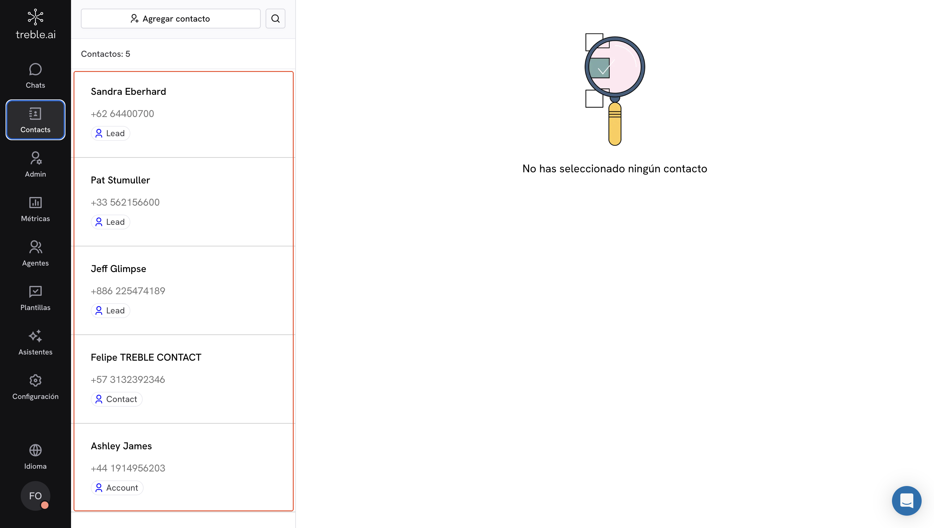 Lista de contactos en multi-objeto, con la etiqueta del objeto de Salesforce en cada fila