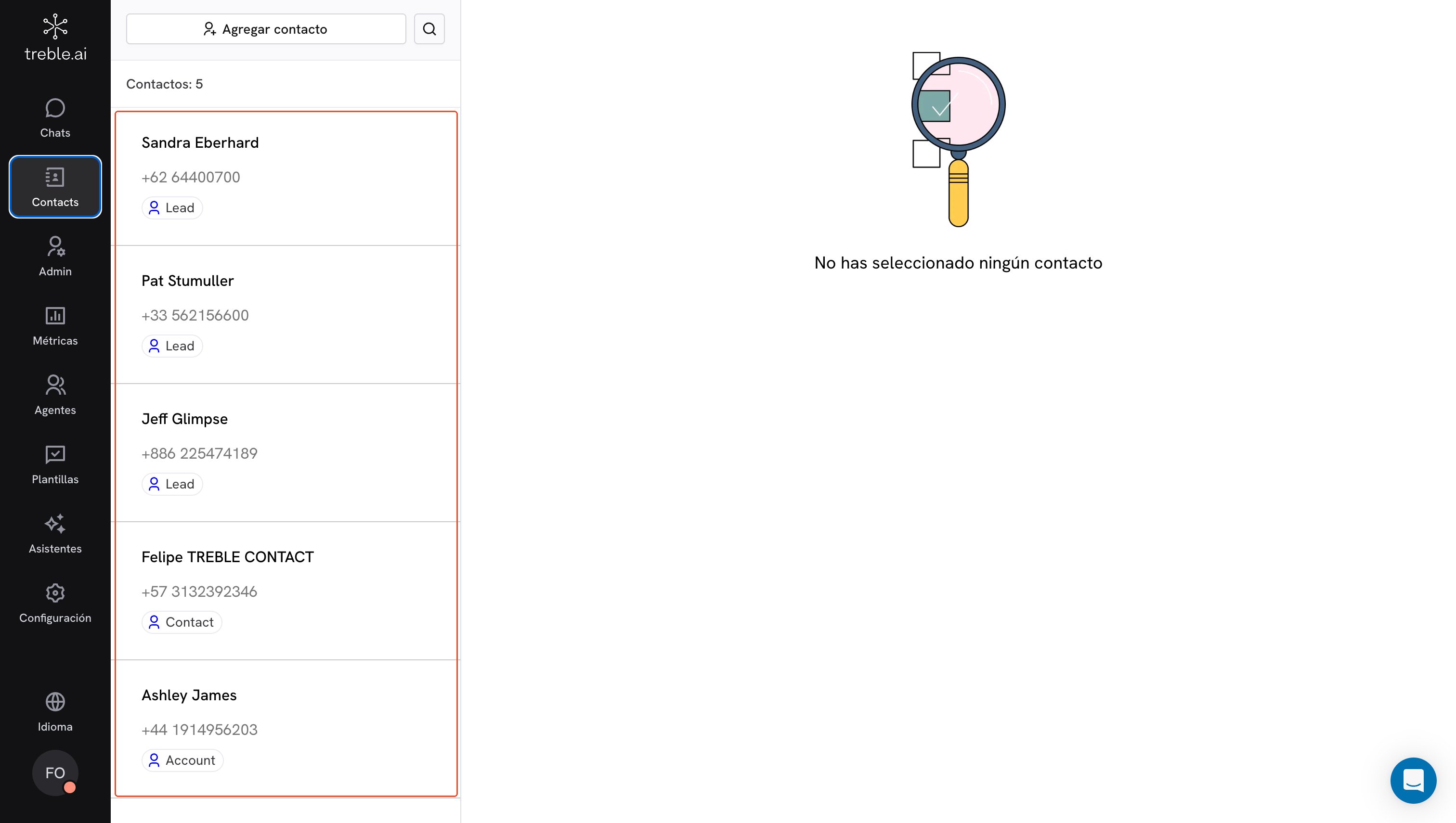 Lista de contactos en multi-objeto, con la etiqueta del objeto de Salesforce en cada fila