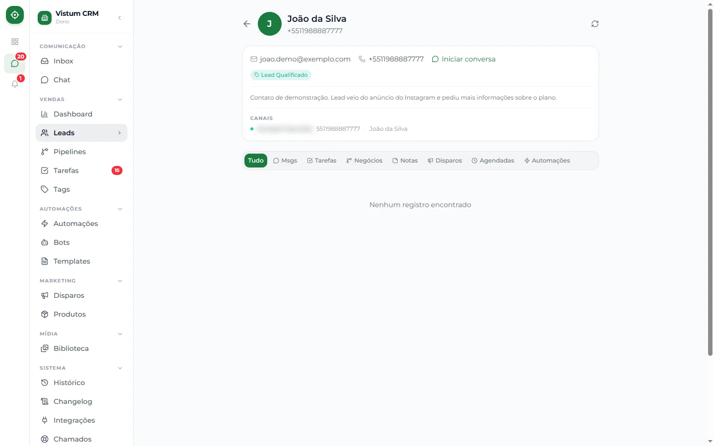 Painel do contato com timeline, notas e cards