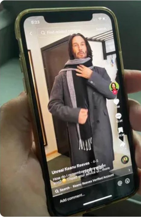 TikTok 账号 Unreal Keanu Reeves 发布的深度伪造视频截图