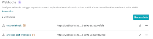 チーム内の 2 つの Webhook を示すスクリーンショット