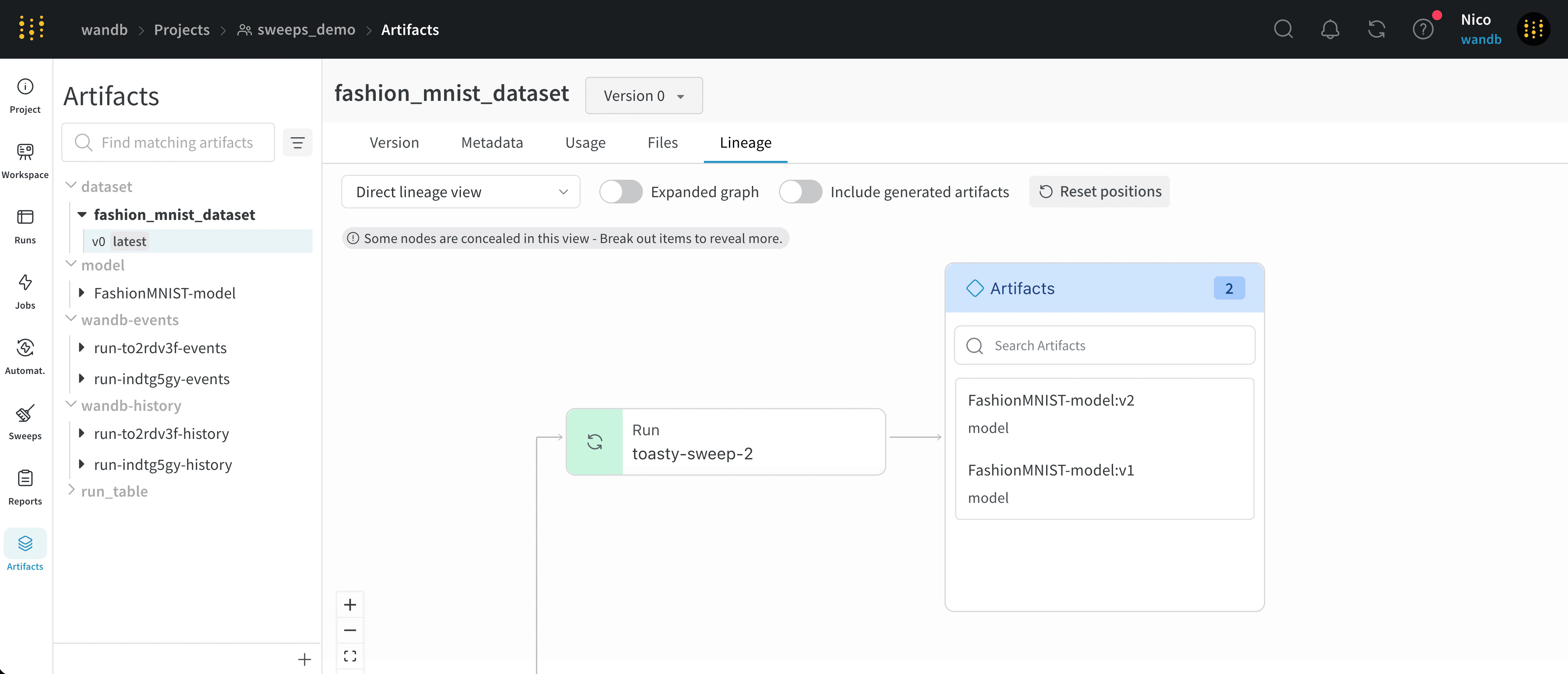 Cluster of artifact versions in a lineage graph