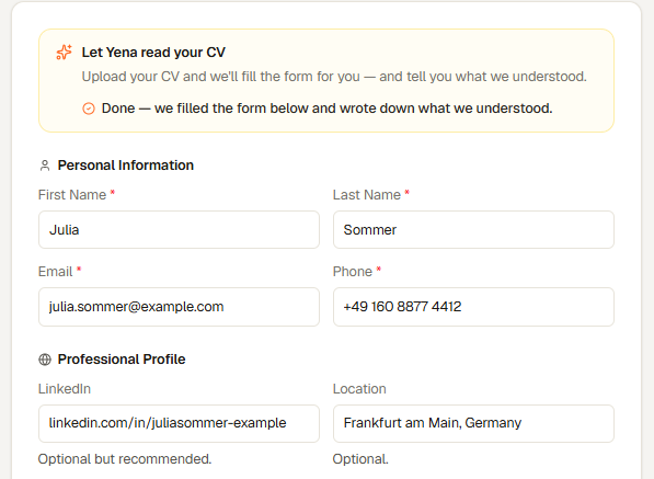 Bewerbungsformular mit der Box Let Yena read your CV, der Bestätigung, dass das Formular gefüllt wurde, und bereits ausgefüllten persönlichen Feldern
