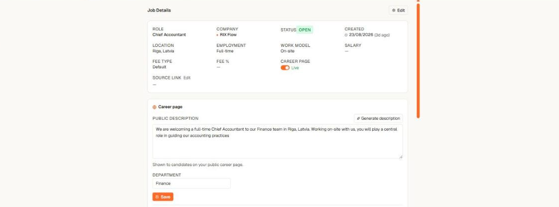Stellendetails mit dem Career-page-Live-Schalter, dem Feld für die öffentliche Beschreibung und dem Button Generate description