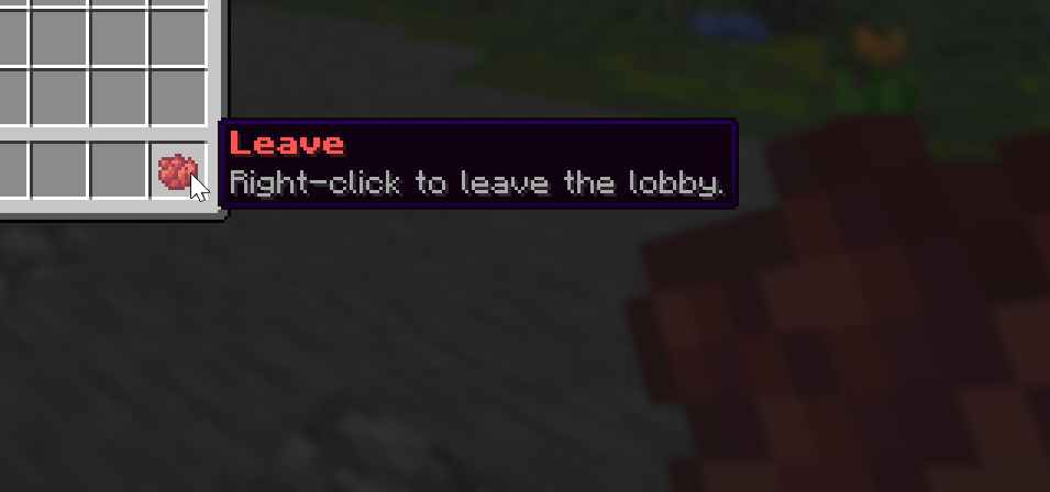 Player waiting in the HotPotato lobby with the red leave item in the hotbar