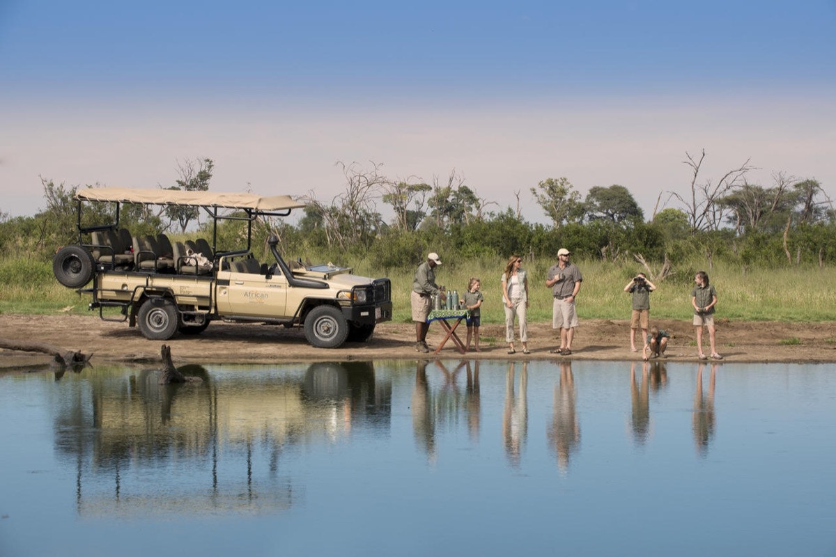 Budget safari travelers in Zimbabwe