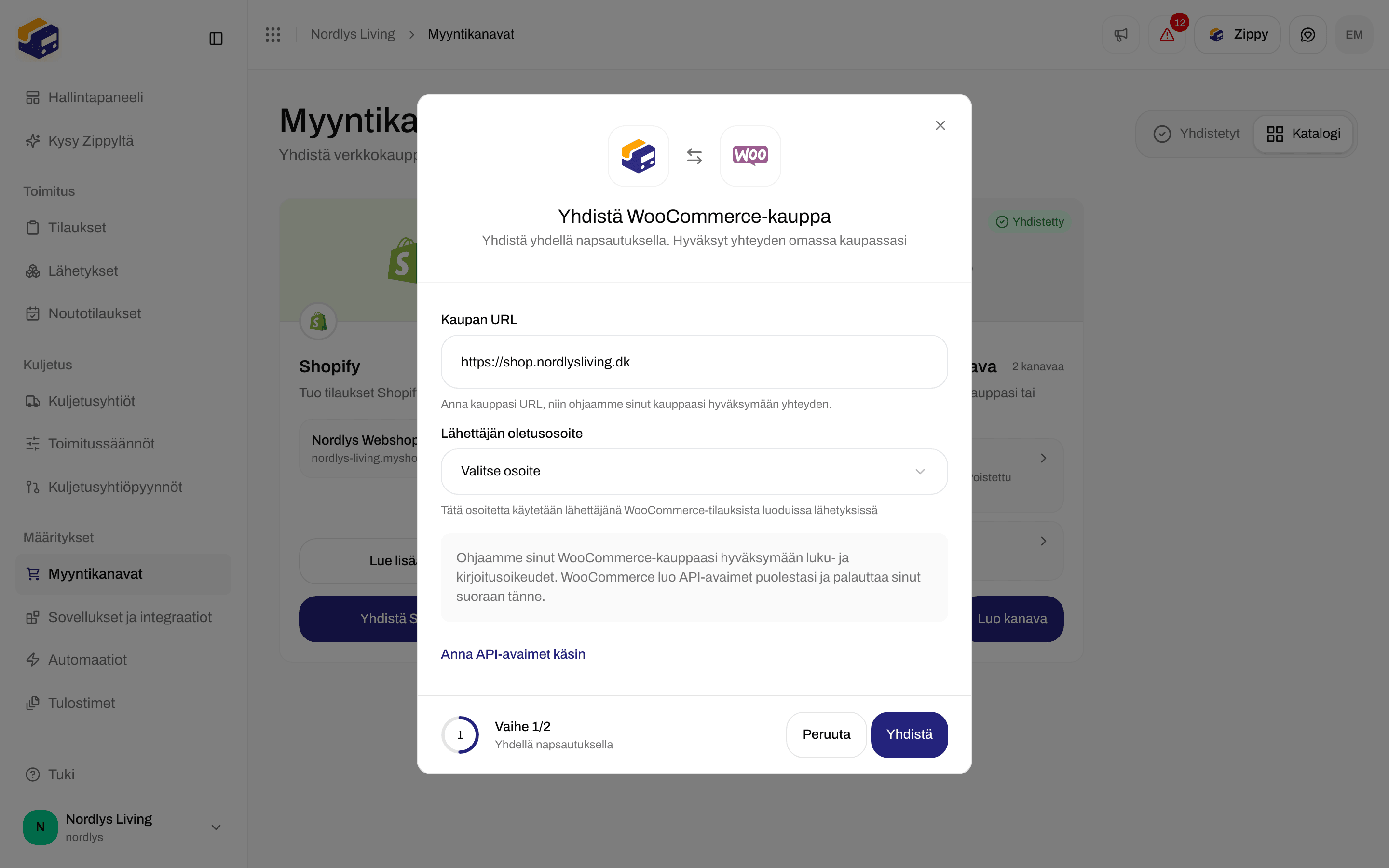 Yhdistä WooCommerce-kauppa -ikkuna Yhdellä napsautuksella -vaiheessa, jossa Kaupan URL, Lähettäjän oletusosoite, Yhdistä ja Anna API-avaimet käsin