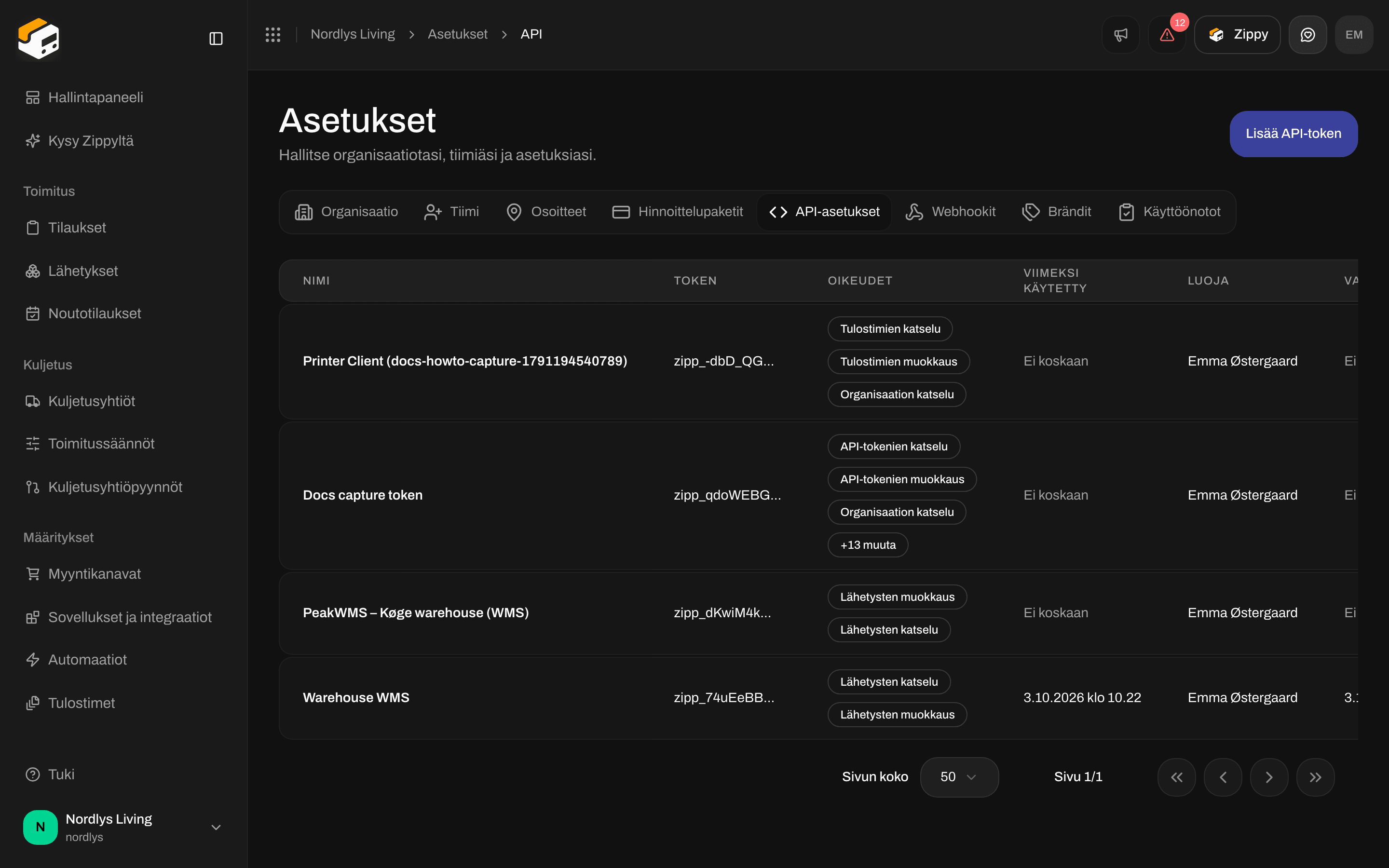 API-asetukset-välilehti, jossa API-tokenien luettelo ja Lisää API-token otsakkeessa