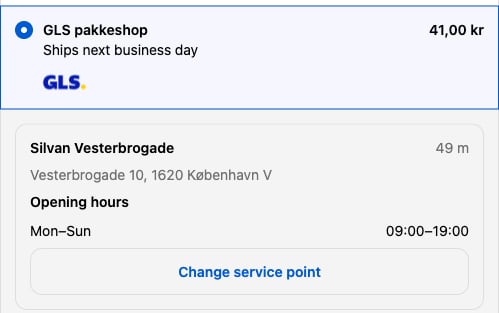 Shopify checkout with the GLS pakkeshop shipping method selected. Below it, the nearest service point with its distance, address and opening hours, and a Change service point button