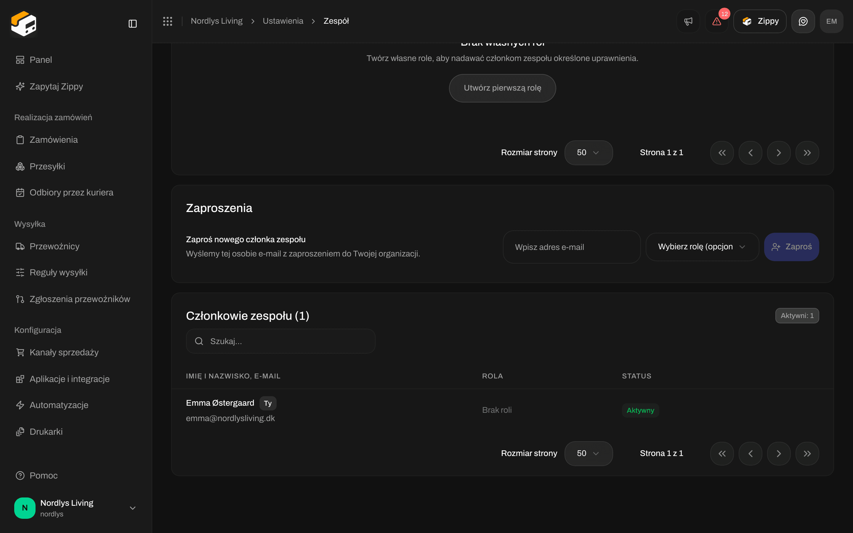 Wiersz Zaproś nowego członka zespołu z polem e-mail, listą Wybierz rolę (opcjonalnie) i przyciskiem Zaproś