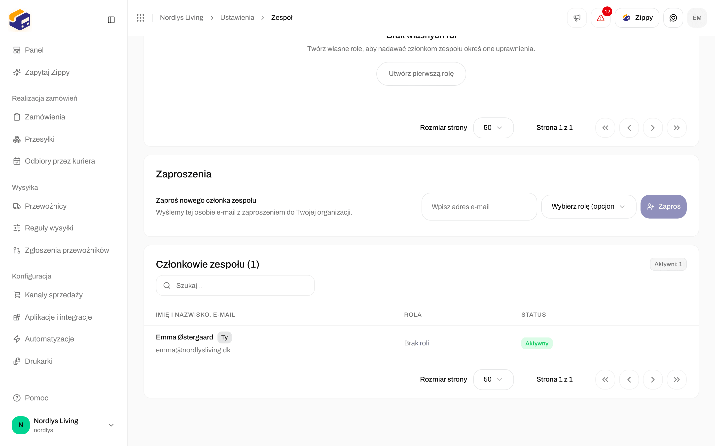 Wiersz Zaproś nowego członka zespołu z polem e-mail, listą Wybierz rolę (opcjonalnie) i przyciskiem Zaproś