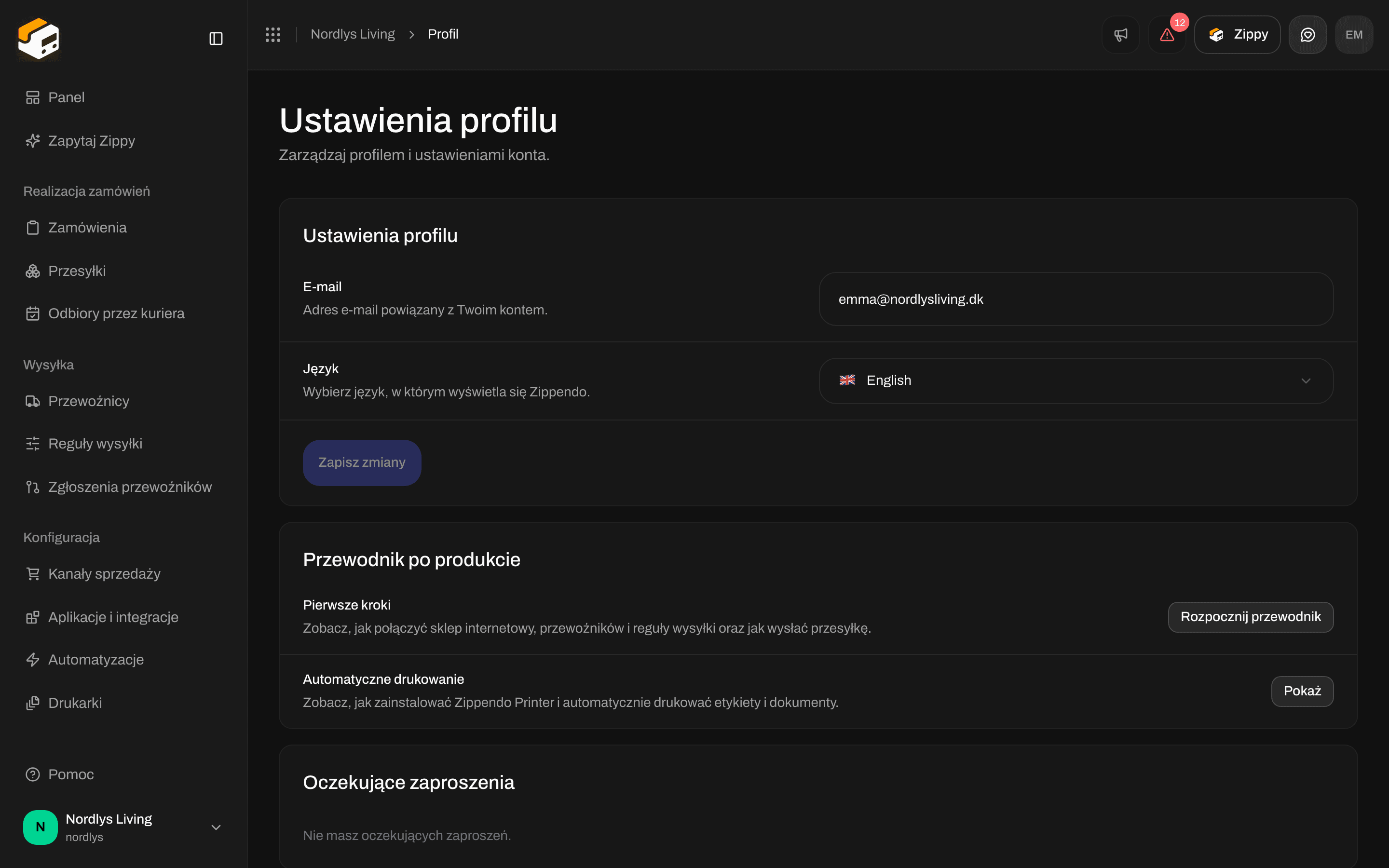 Ustawienia profilu z polami E-mail, Język i przyciskiem Zapisz zmiany