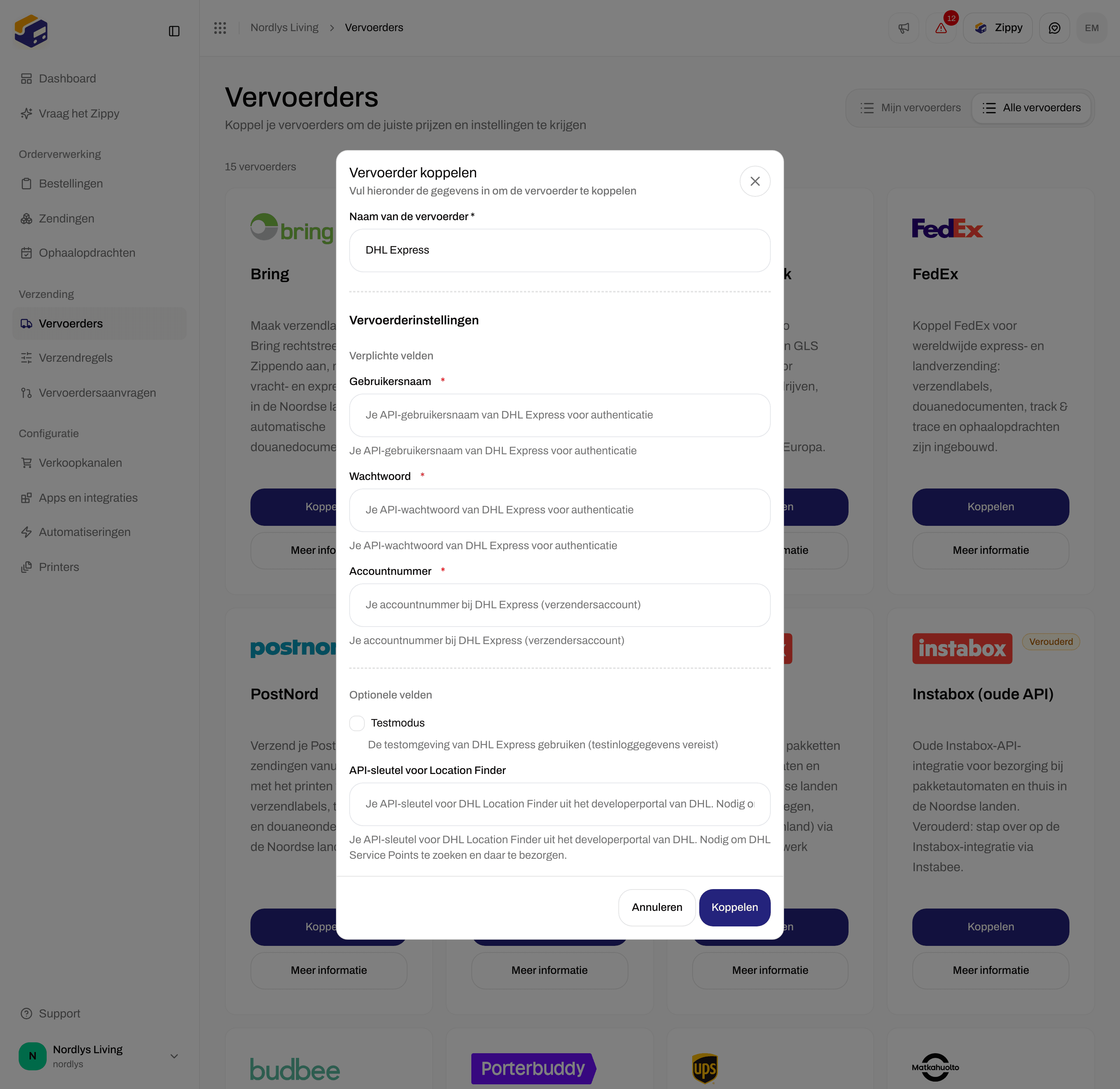 Koppelformulier van DHL Express gescrolld naar Testmodus en API-sleutel voor Location Finder