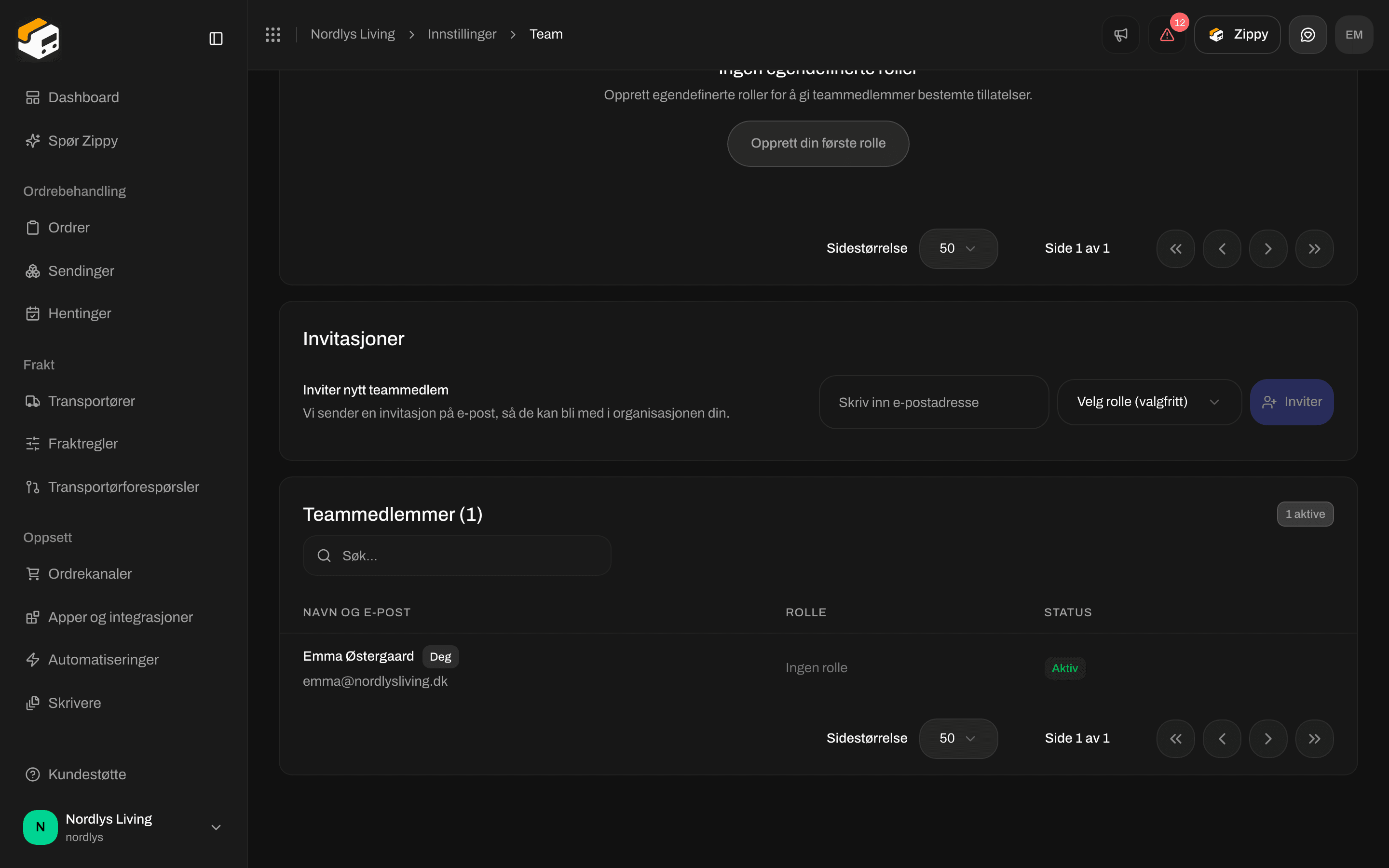 Raden Inviter nytt teammedlem med et felt for e-postadresse, Velg rolle (valgfritt) og Inviter