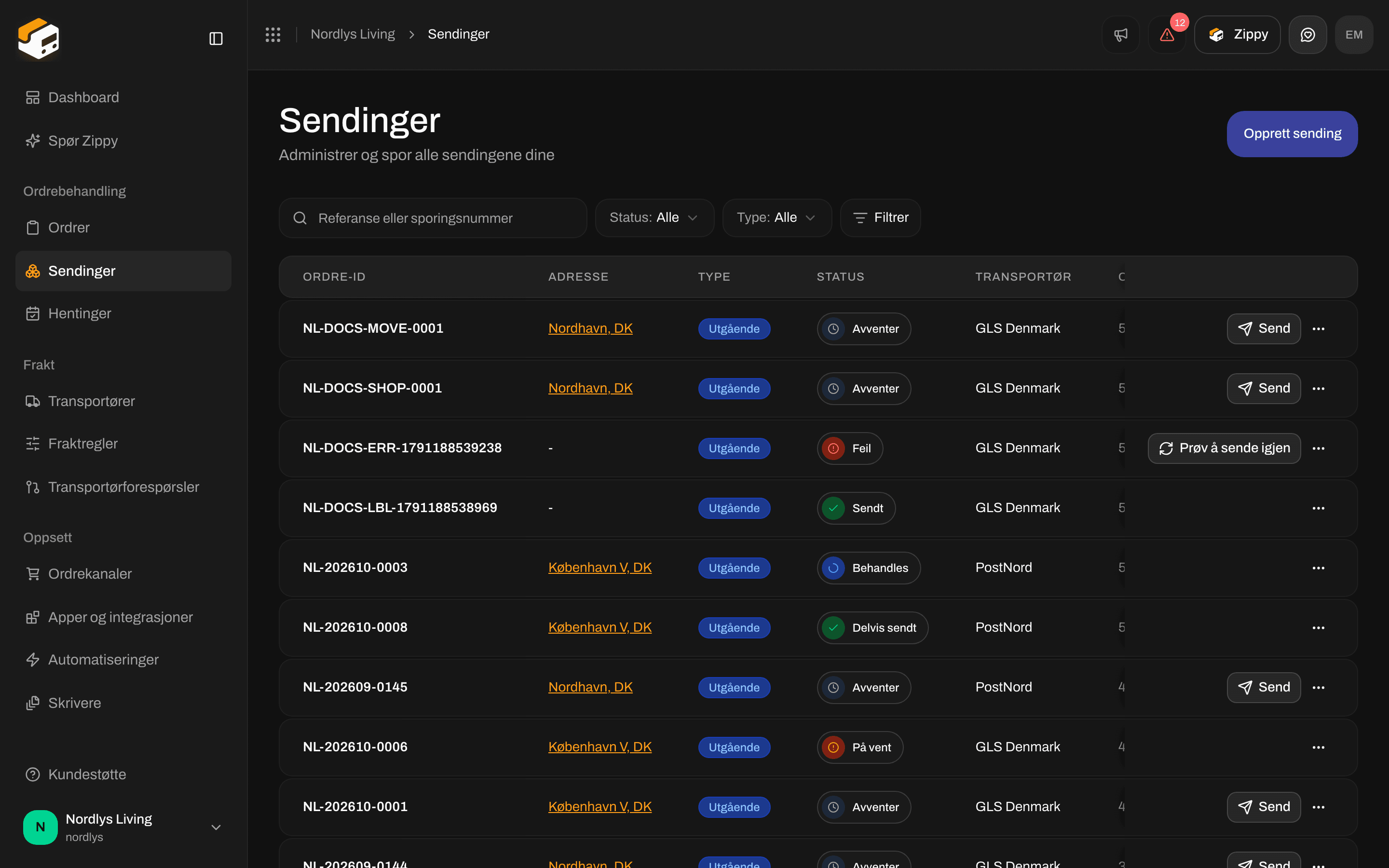 Sendingslisten med søkefeltet Referanse eller sporingsnummer, velgerne Status og Type og knappen Filtrer
