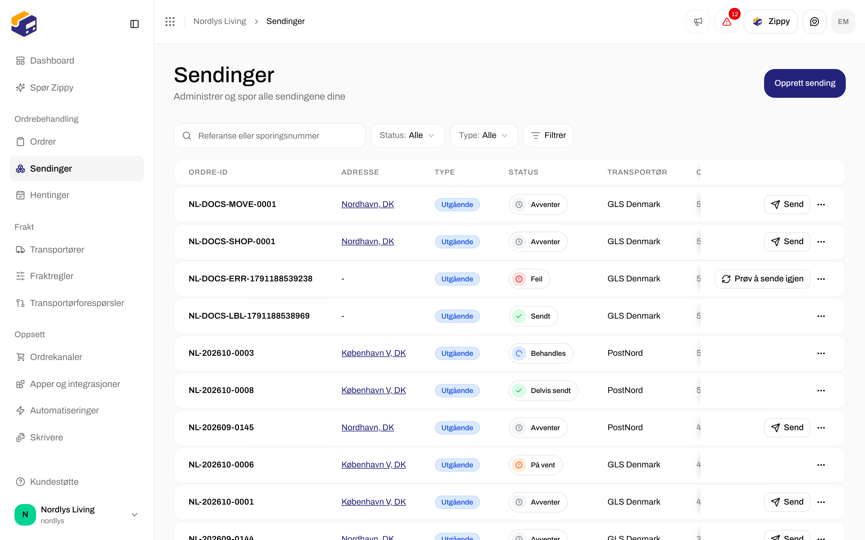 Sendingslisten med søkefeltet Referanse eller sporingsnummer, velgerne Status og Type og knappen Filtrer