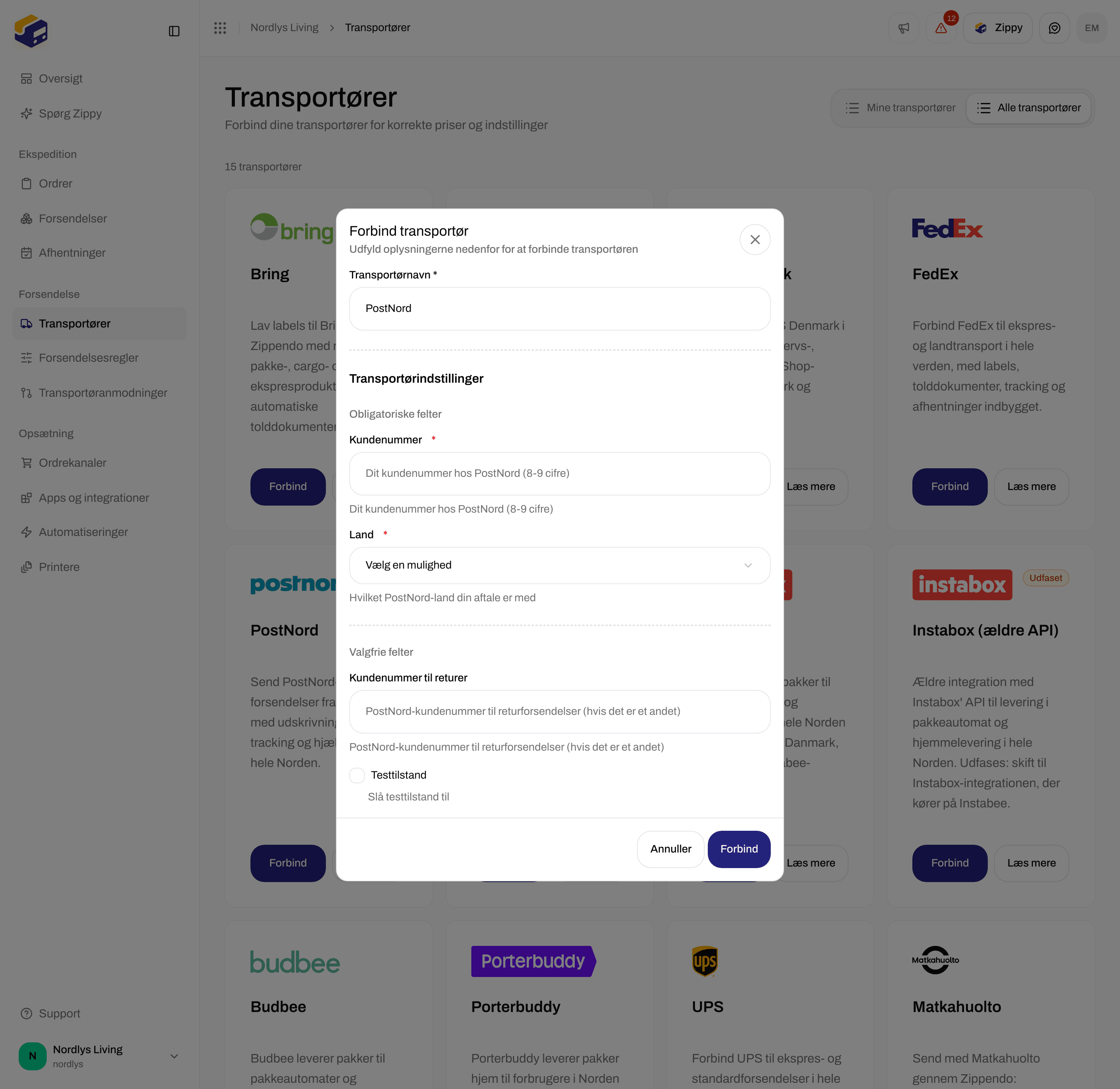 Vinduet Forbind transportør for PostNord med feltet Kundenummer og listen Land