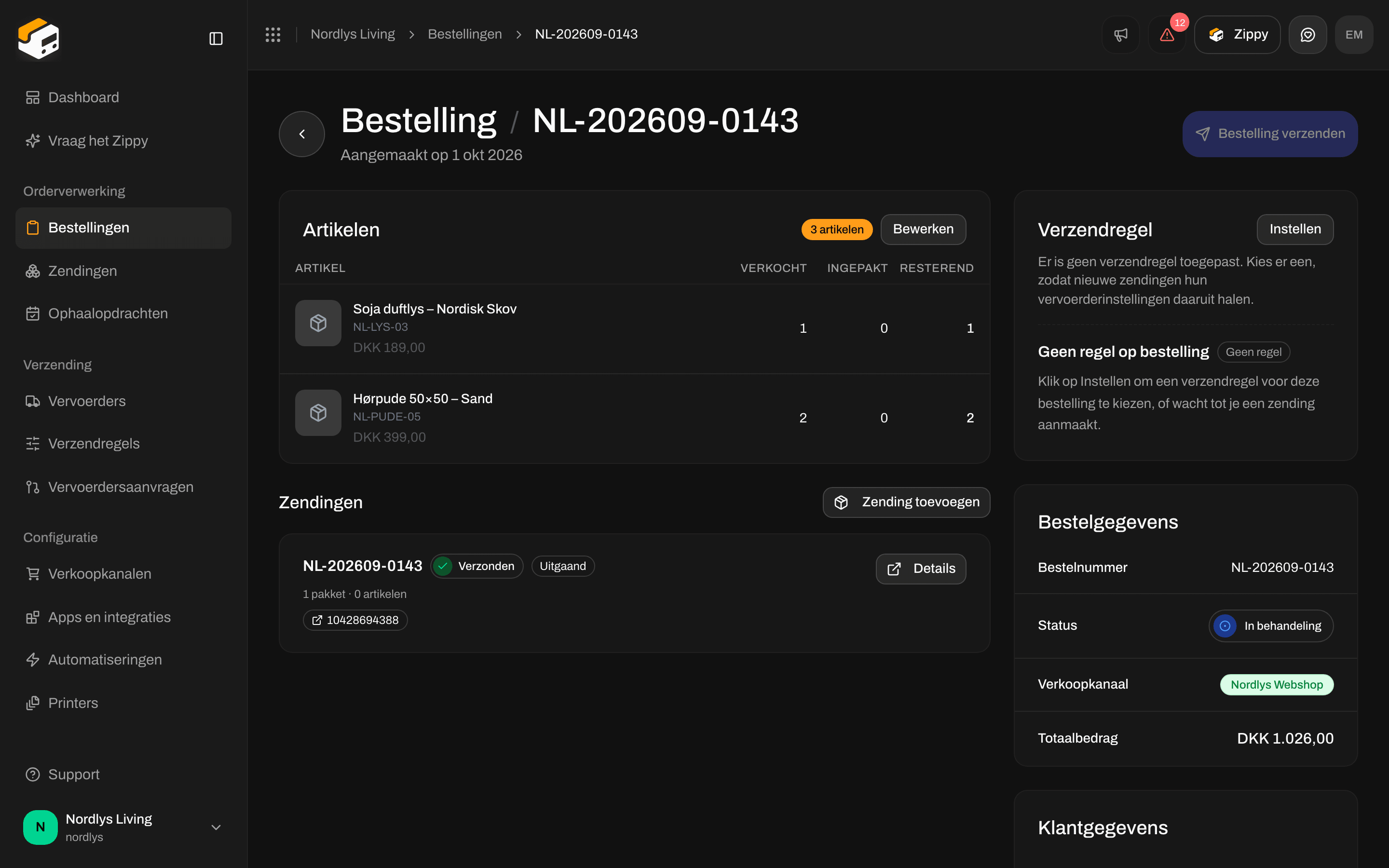 Een bestelling met zijn verzendregel, bestelgegevens en artikelen