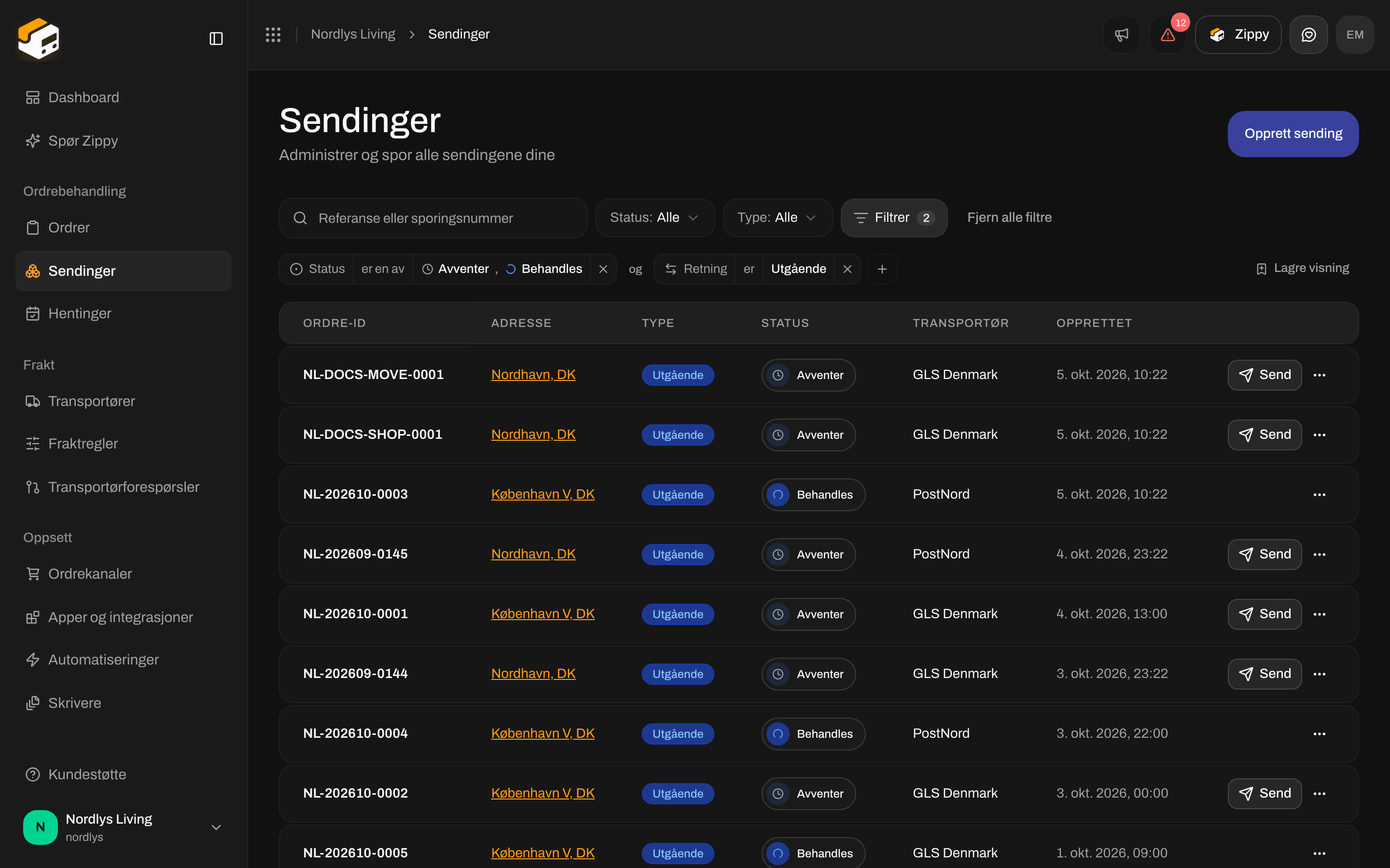 Sendingslisten med en Status-etikett og en Direction-etikett
