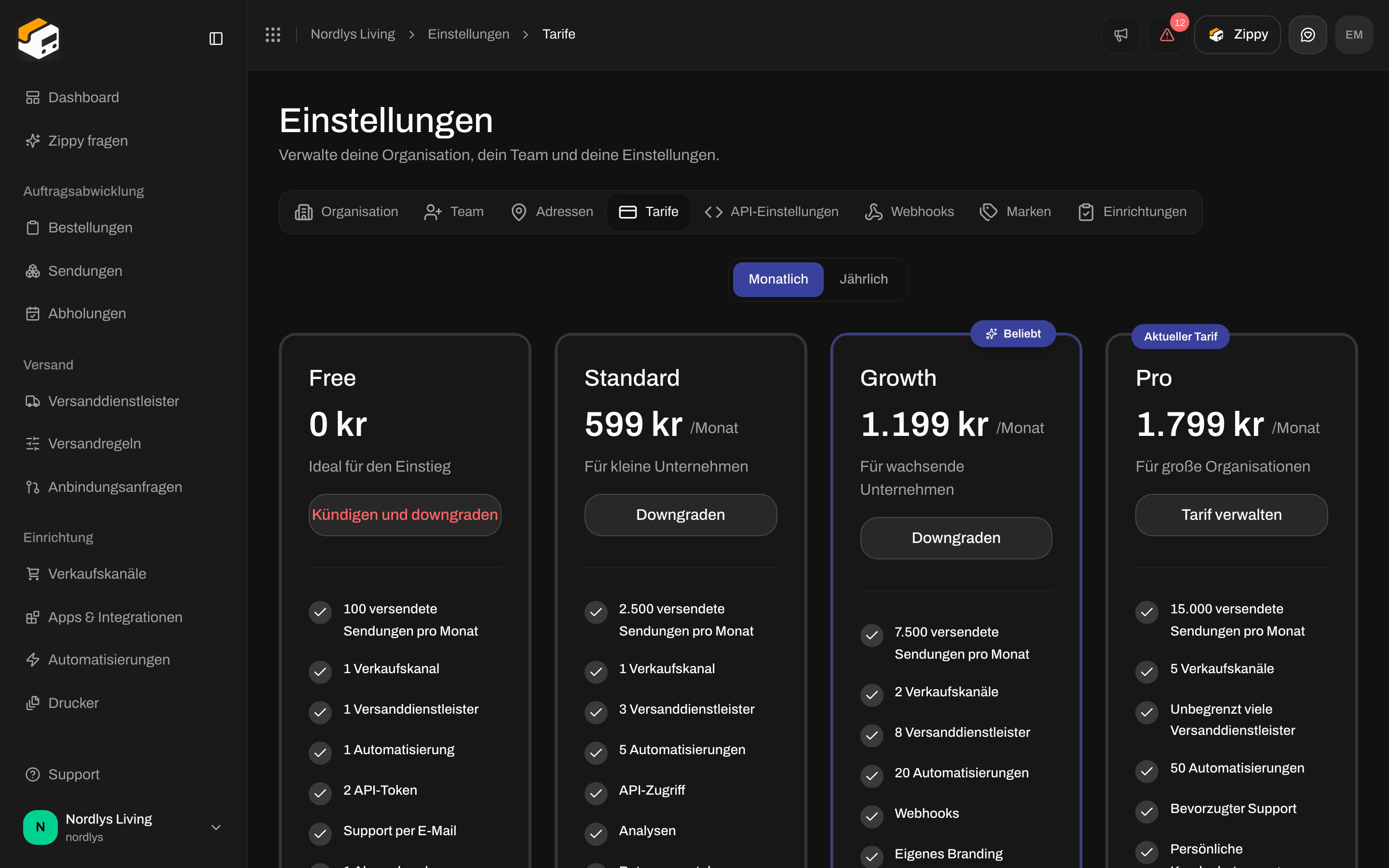 Tarife mit ausgewähltem Monatlich und Pro markiert als Aktueller Tarif